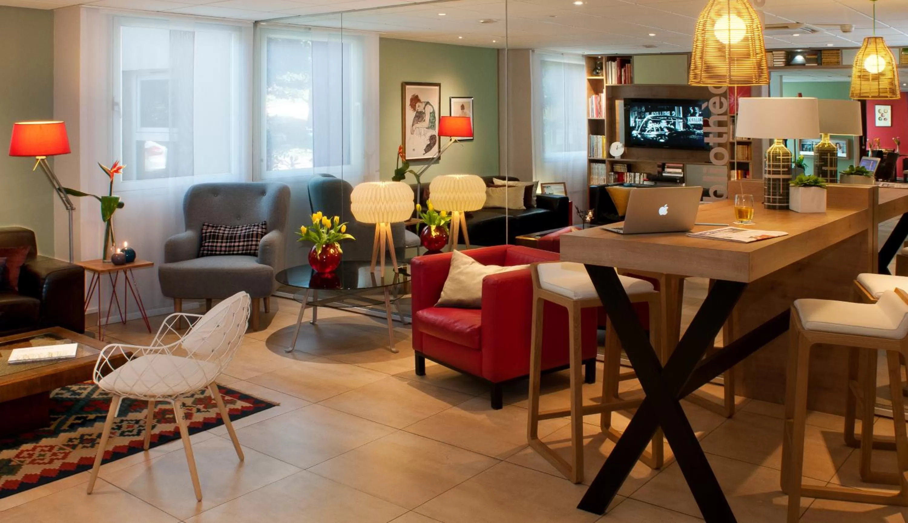 Communal lounge/ TV room in Mercure Hotel Forbach Centre de Loisirs