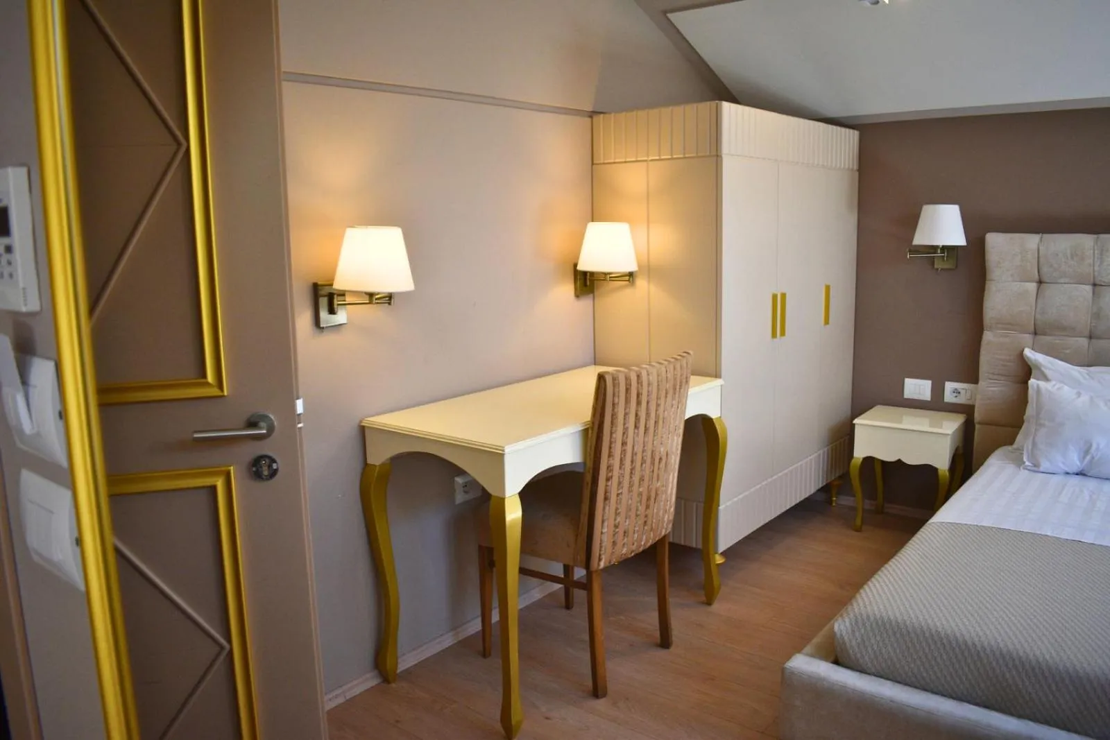 Restaurant/places to eat, Bed in Hotel Rezidenca Desaret