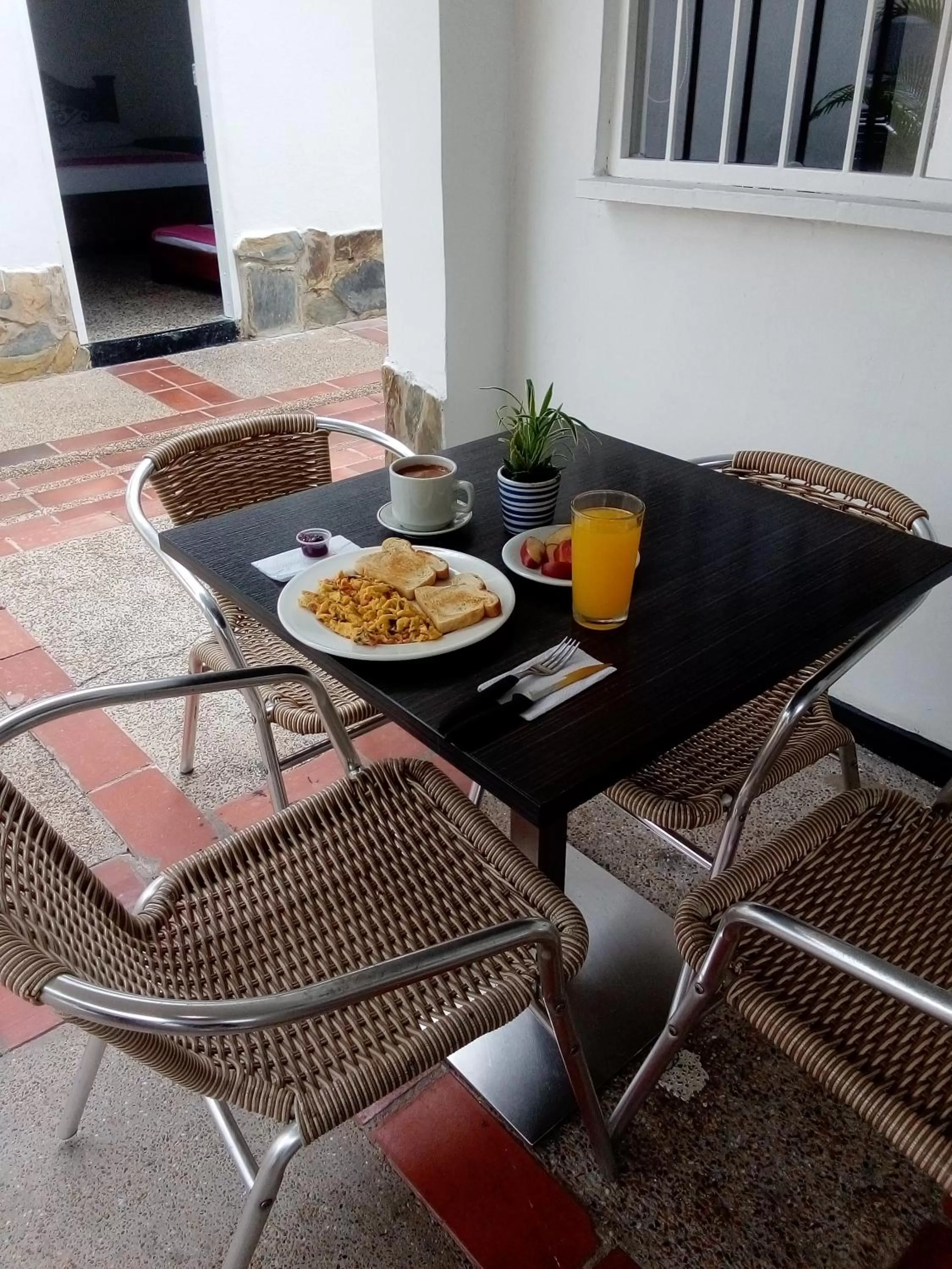 Breakfast in HOTEL MACEO MELGAR