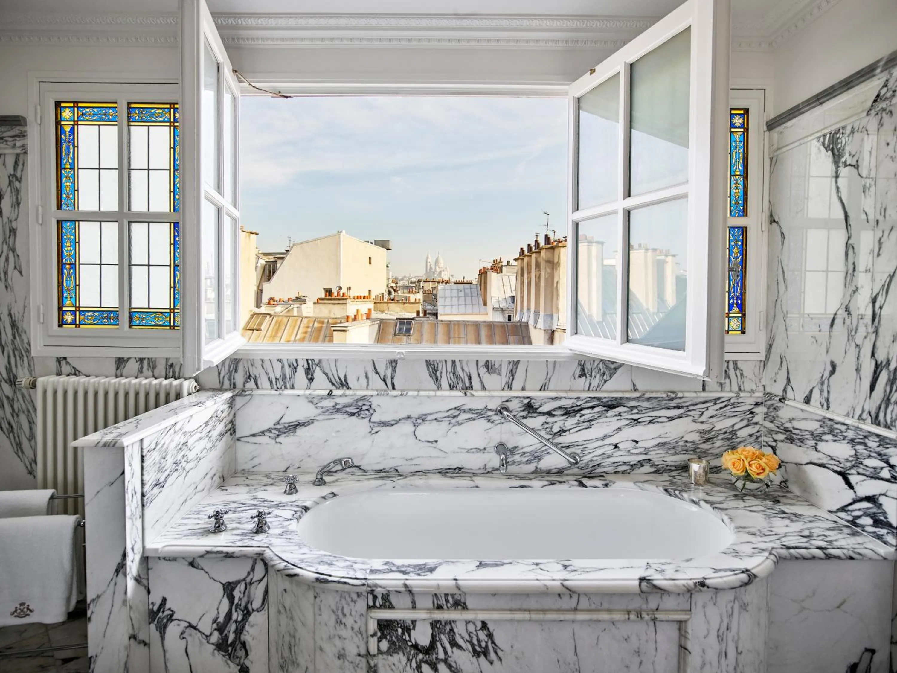 Bathroom in Le Meurice – Dorchester Collection