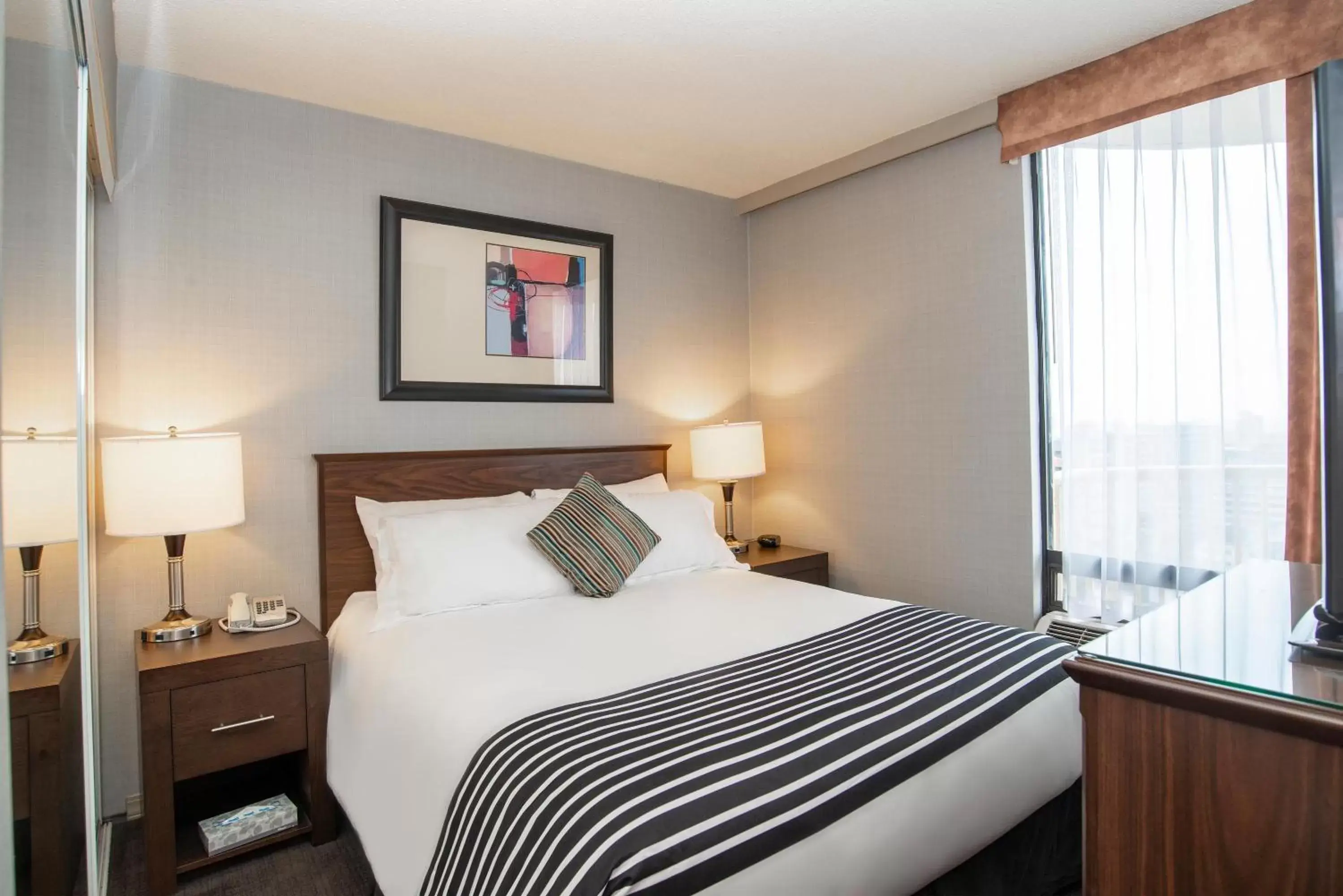 Queen Suite with Ocean View in Sandman Suites Vancouver on Davie Queen Suite with Ocean View in Sandman Suites Vancouver on Davie