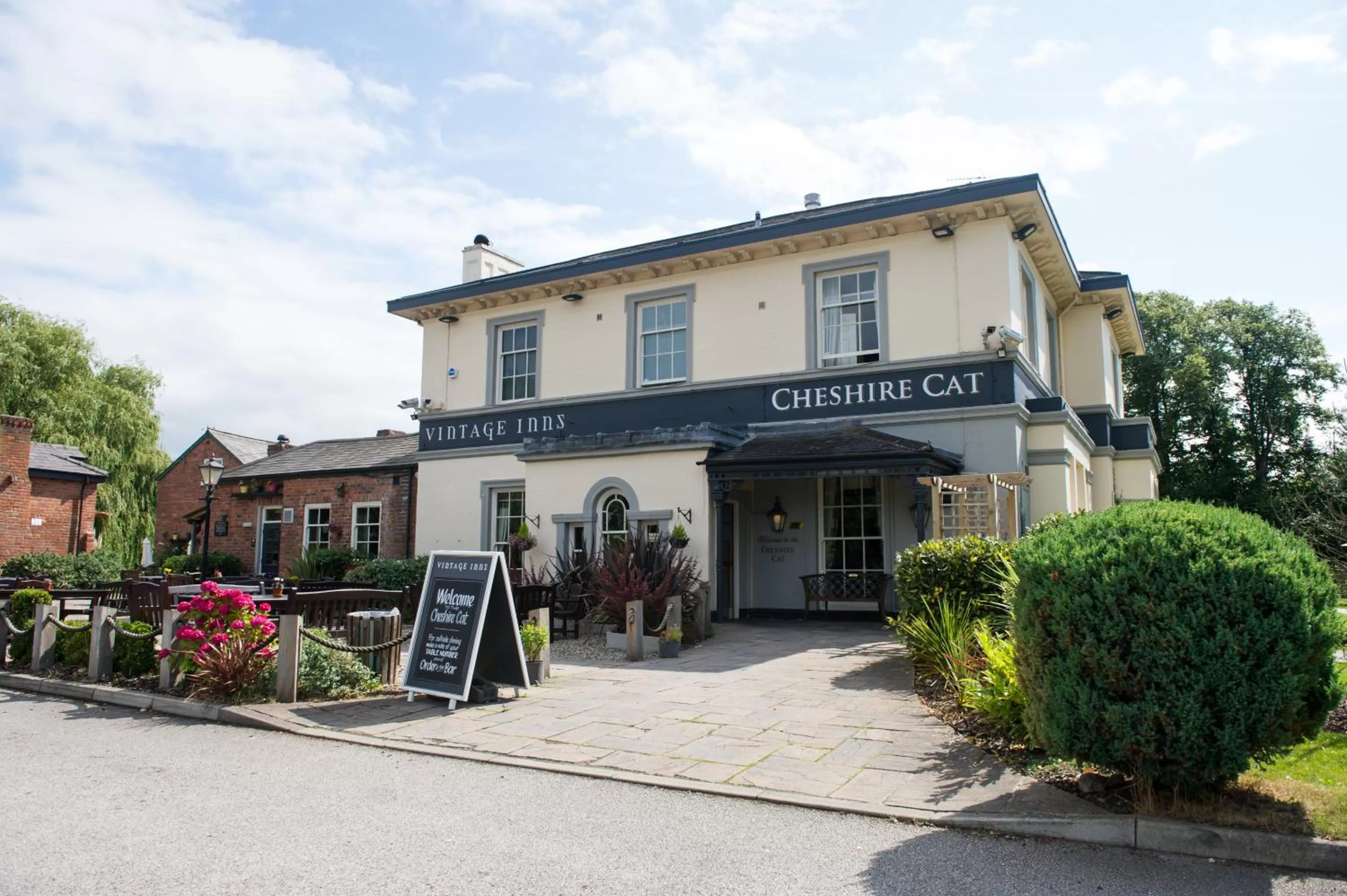 Facade/entrance in The Cheshire Cat by Innkeeper's Collection