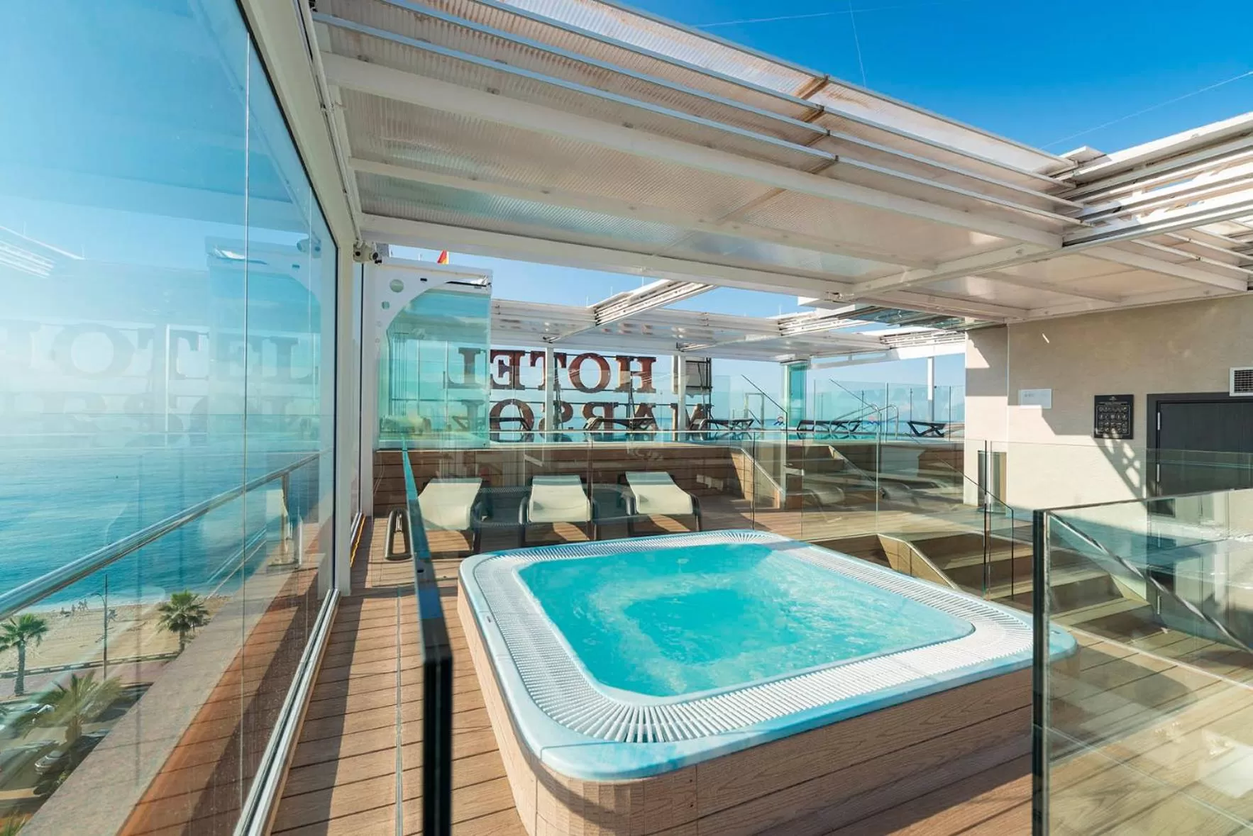 Hot Tub in Hotel Marsol