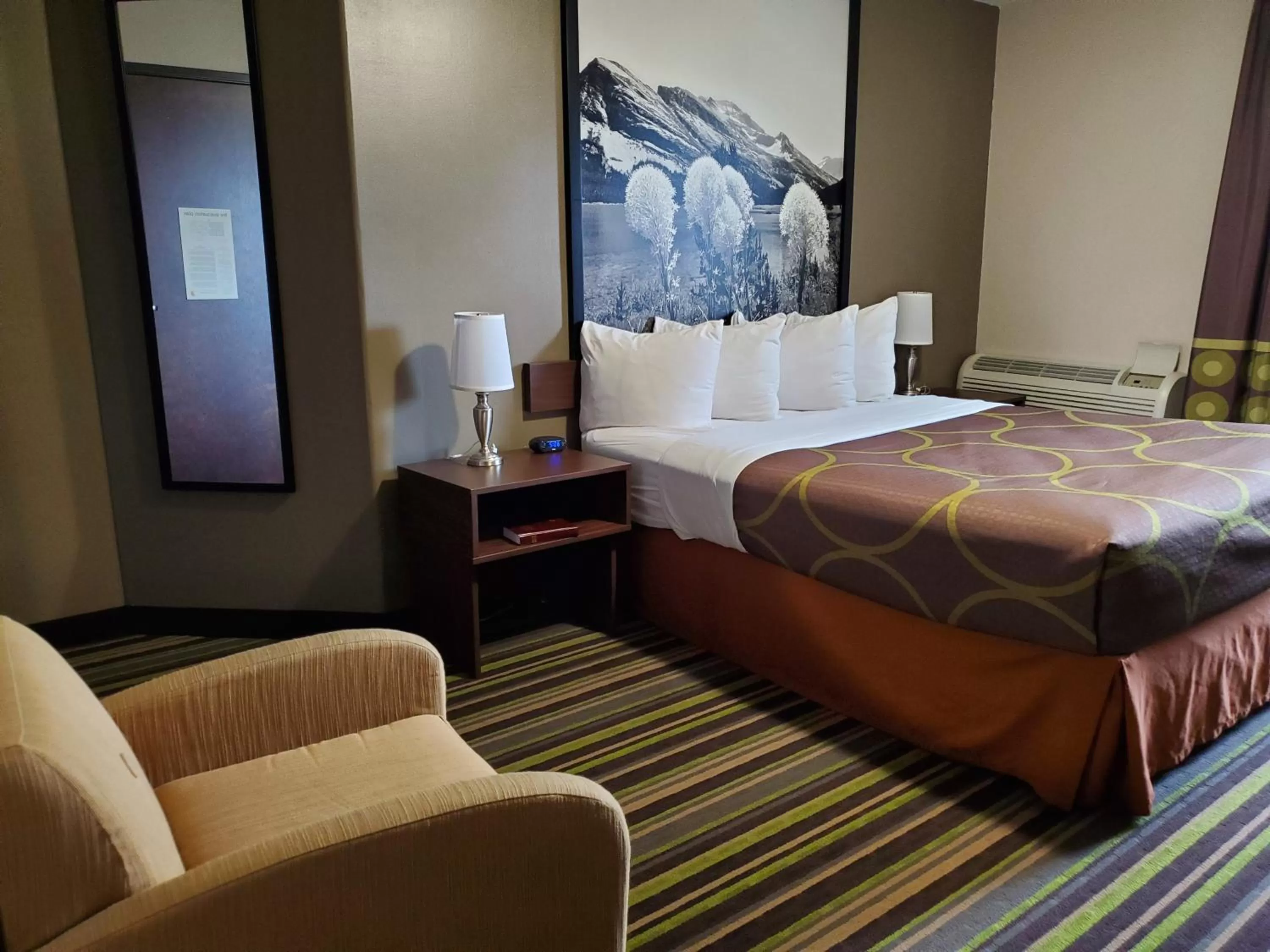 Bed in Super 8 by Wyndham Belgrade/Bozeman Airport