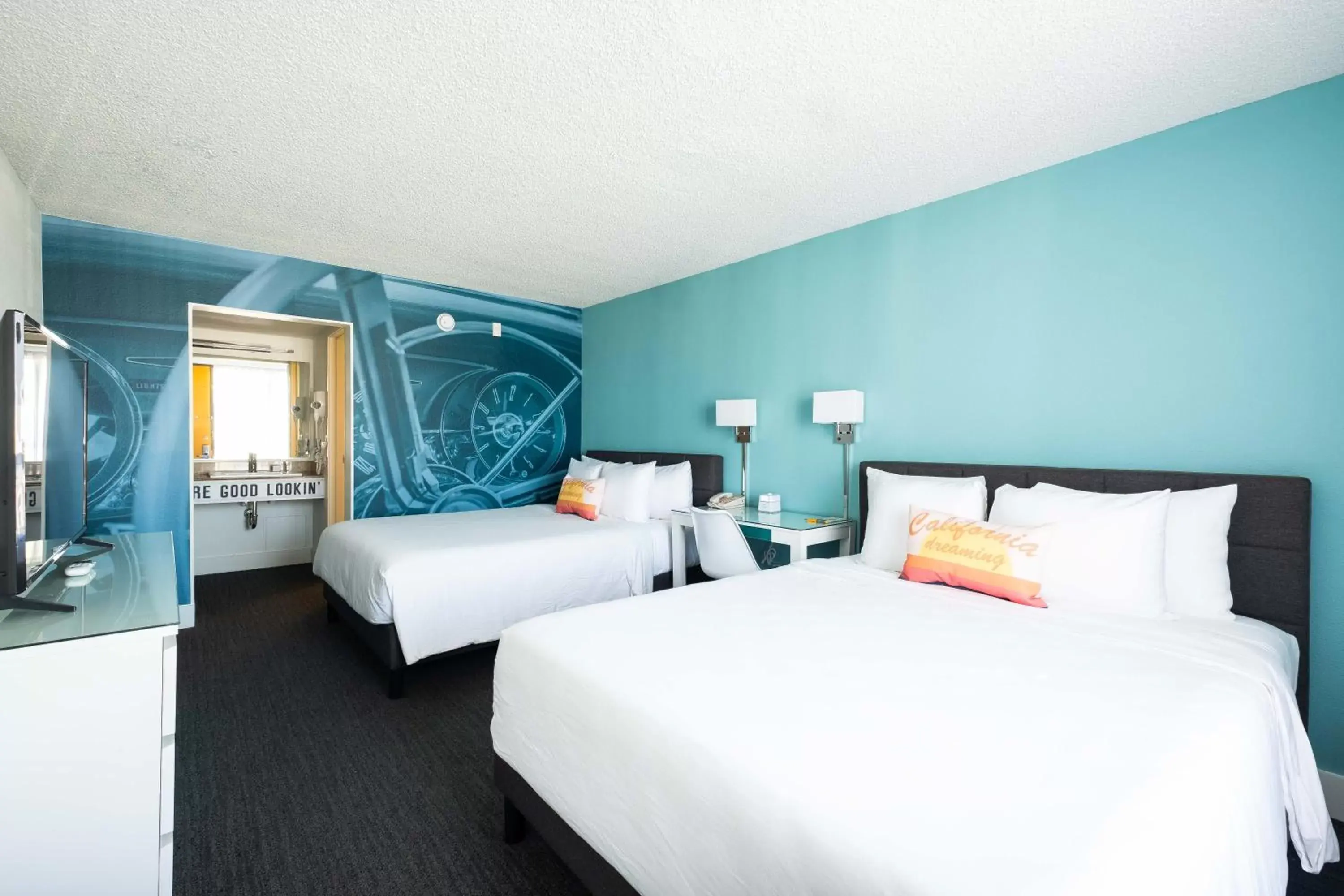 Standard Queen Room in Rambler Motel Standard Queen Room in Rambler Motel