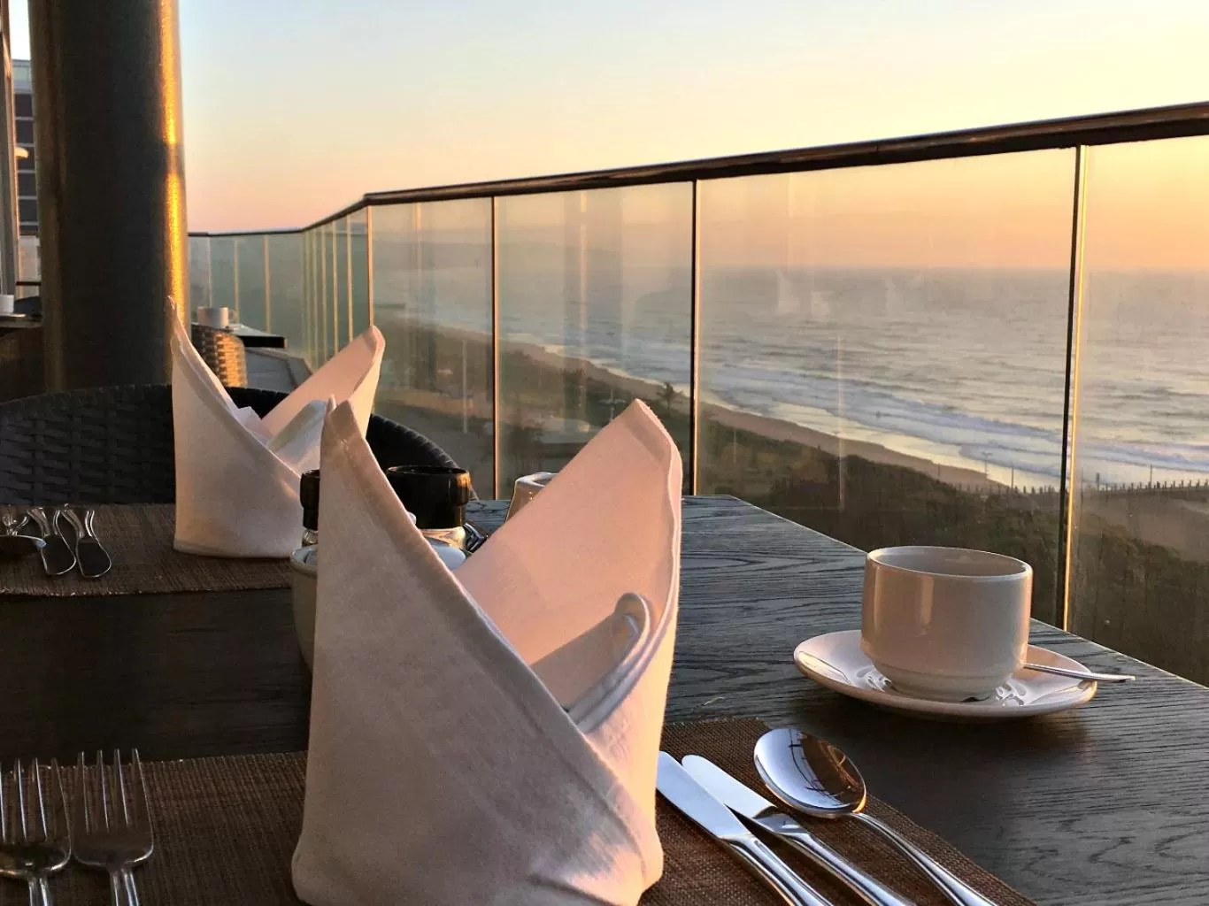 Food and drinks in Belaire Suites Hotel