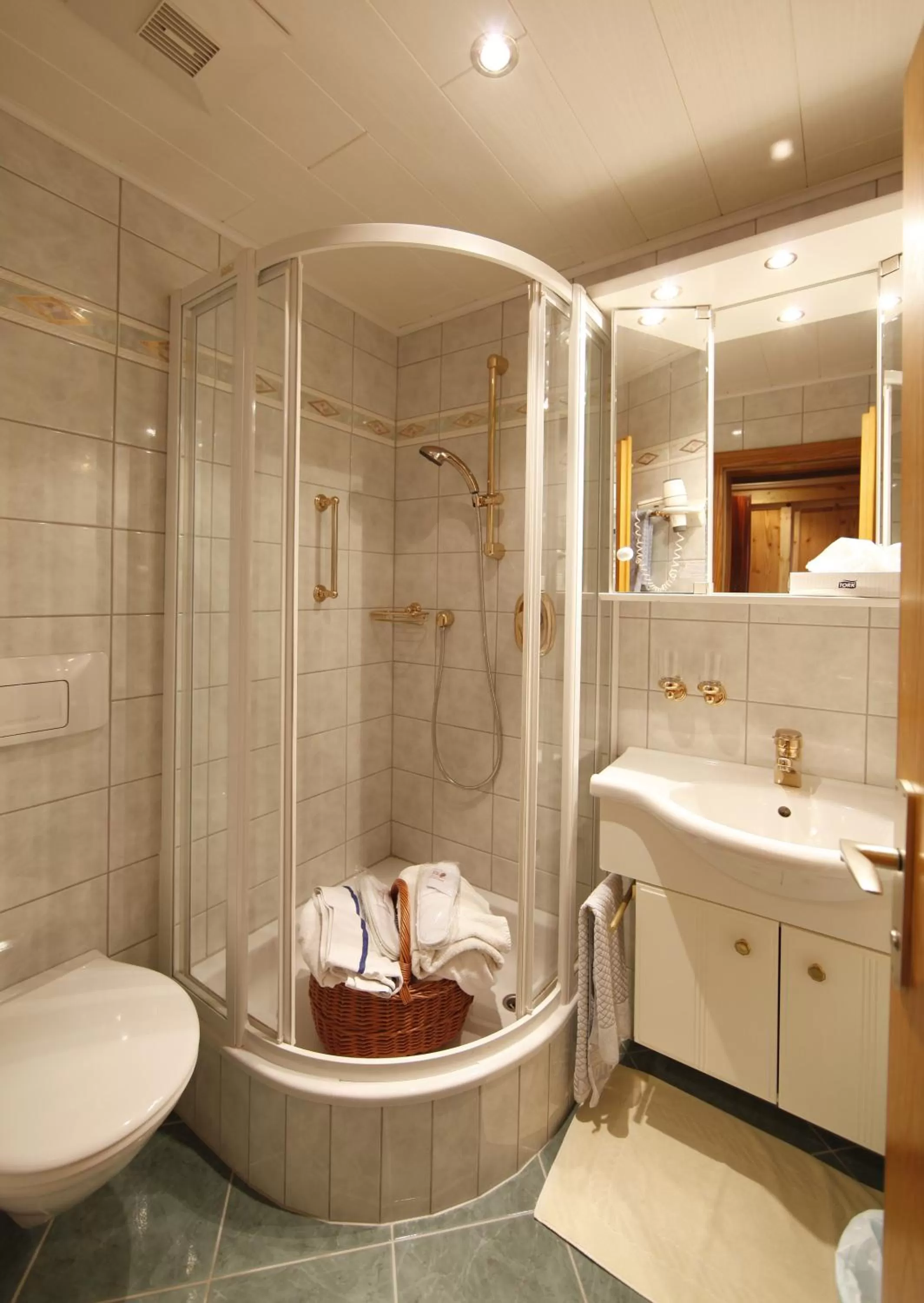 Bathroom in Naturhotel Lärchenhof