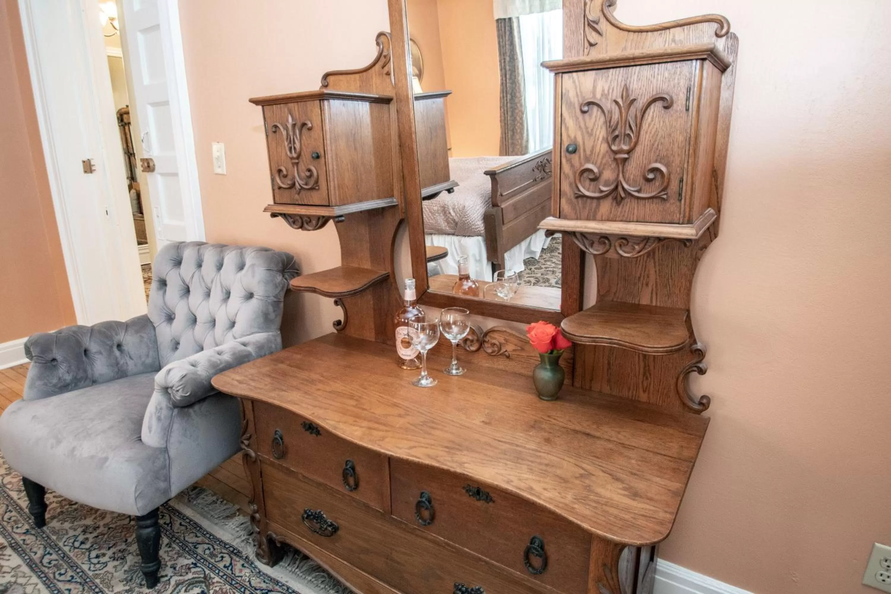 Seating area in Looking Glass Inn