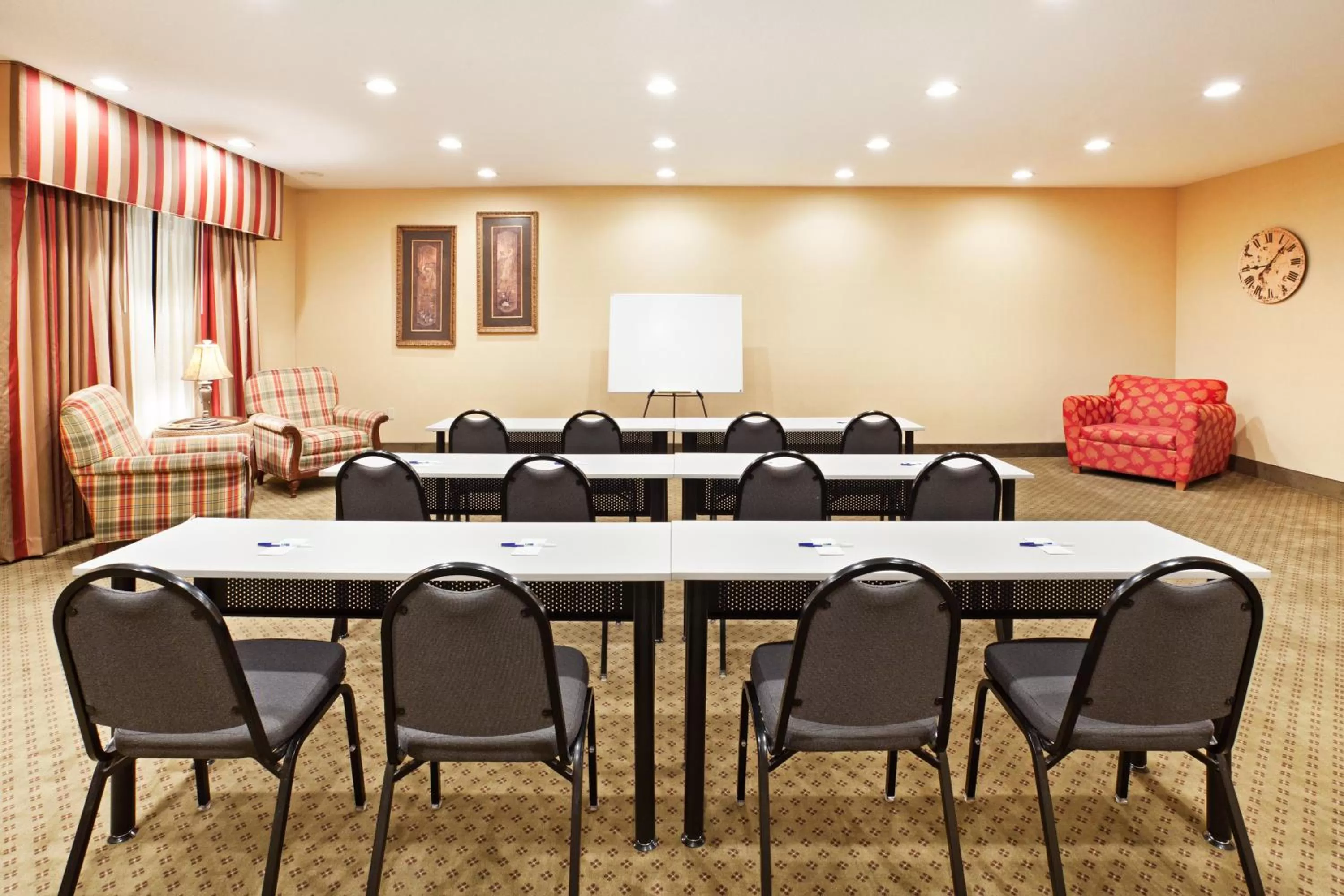 Meeting/conference room in Holiday Inn Express and Suites Pikeville by IHG