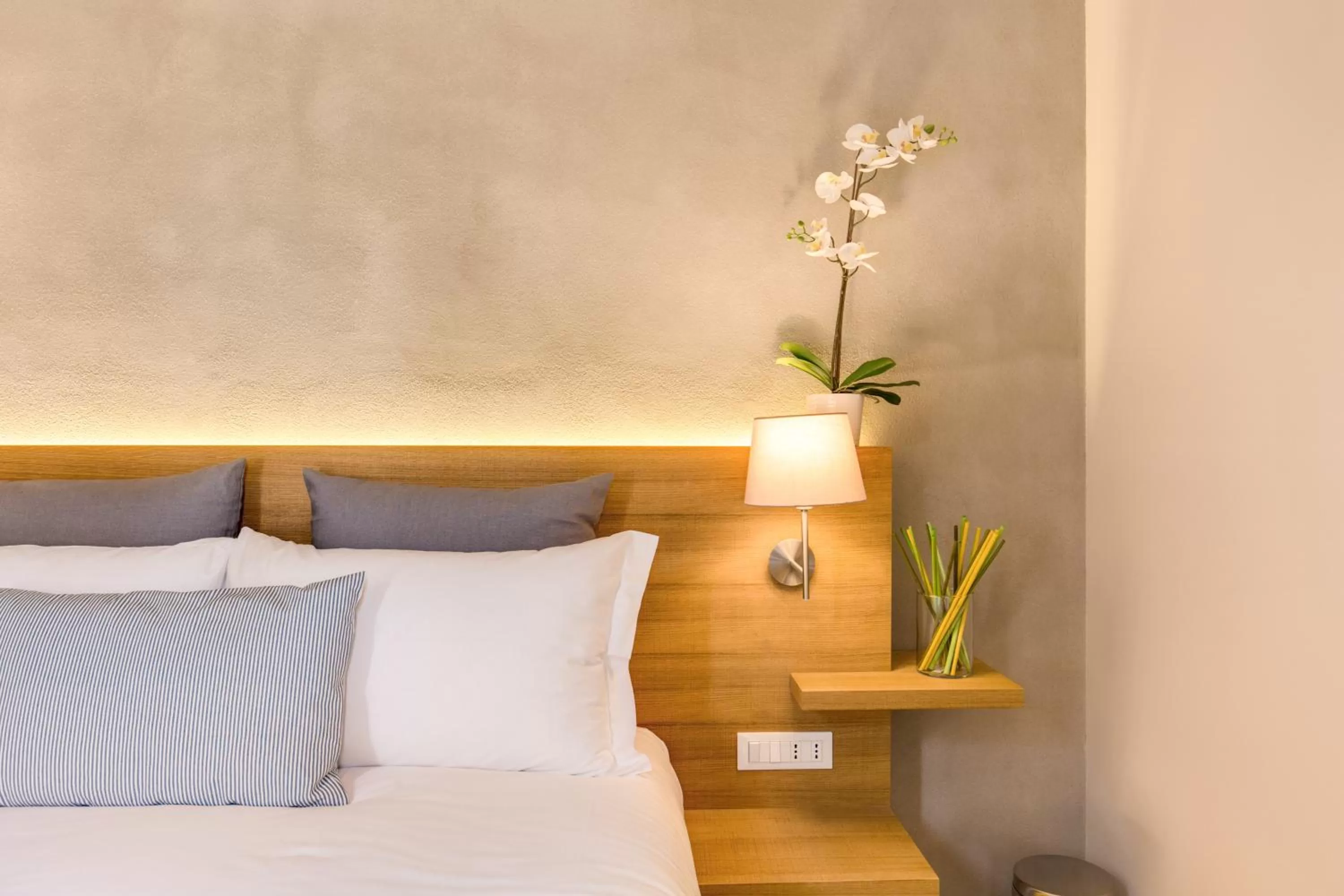 Decorative detail, Bed in The Spanish Suite Campo de' Fiori