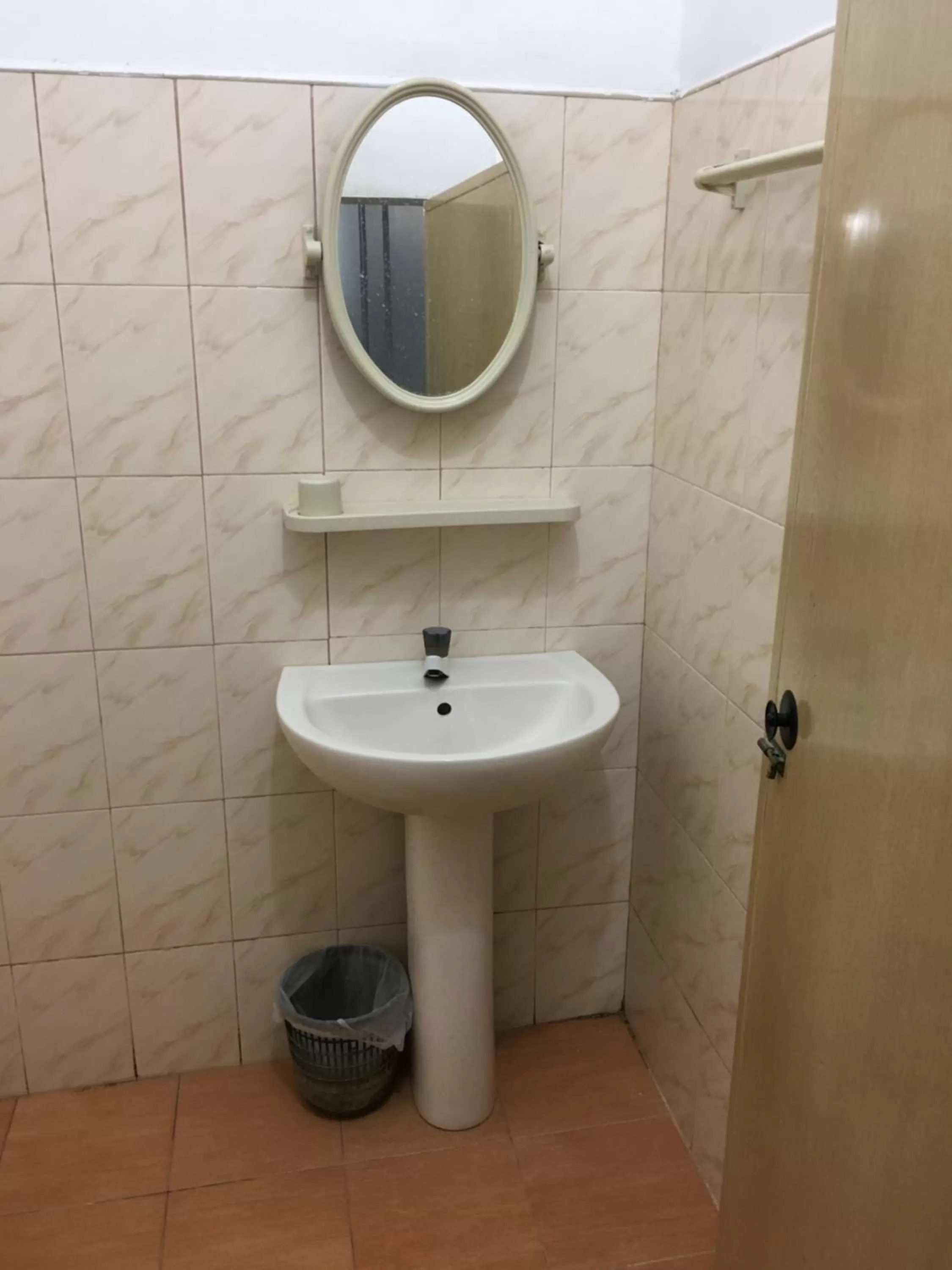 Bathroom in Gnaanams Hotel and Restaurant