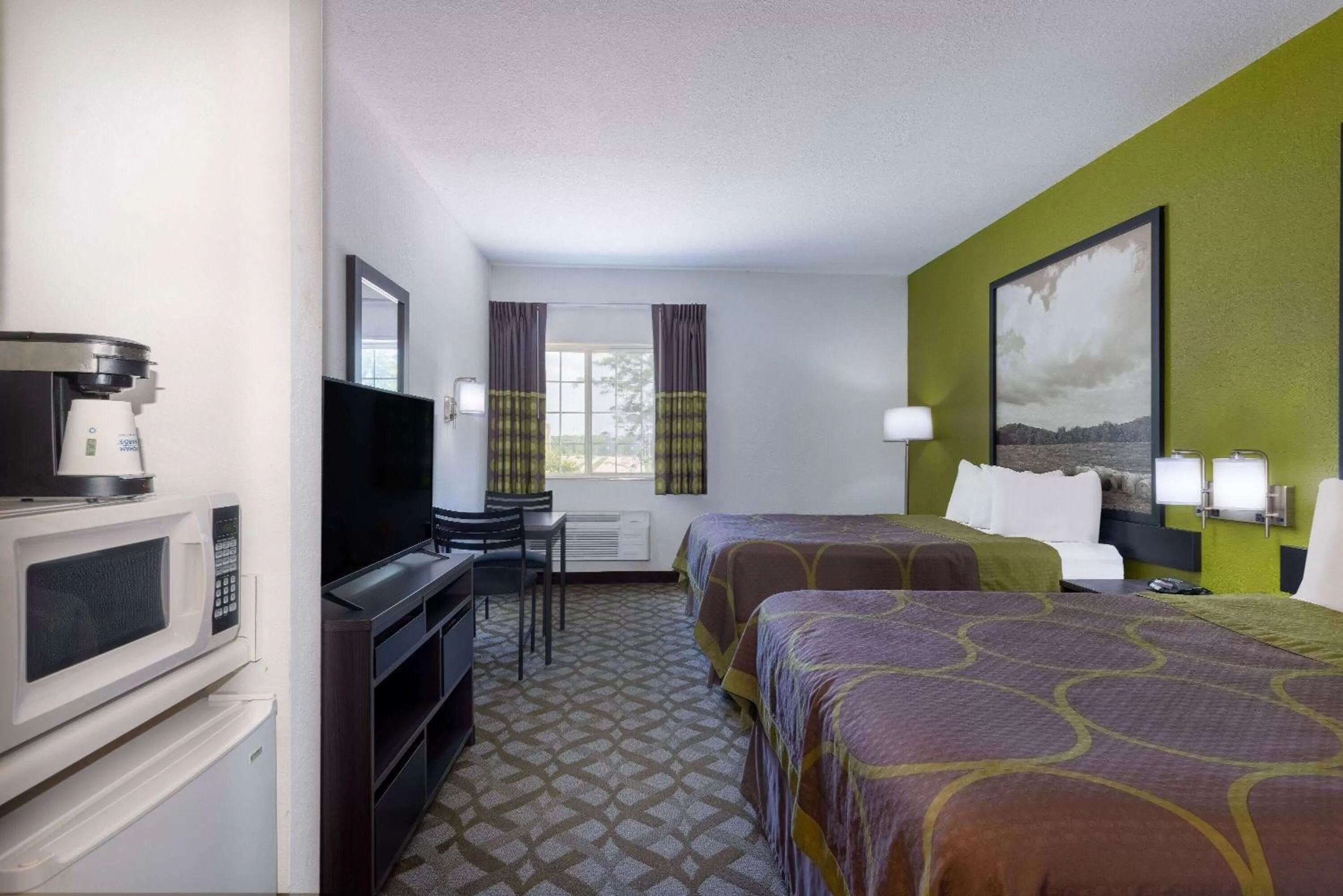 Photo of the whole room, Bed in Super 8 by Wyndham De Soto