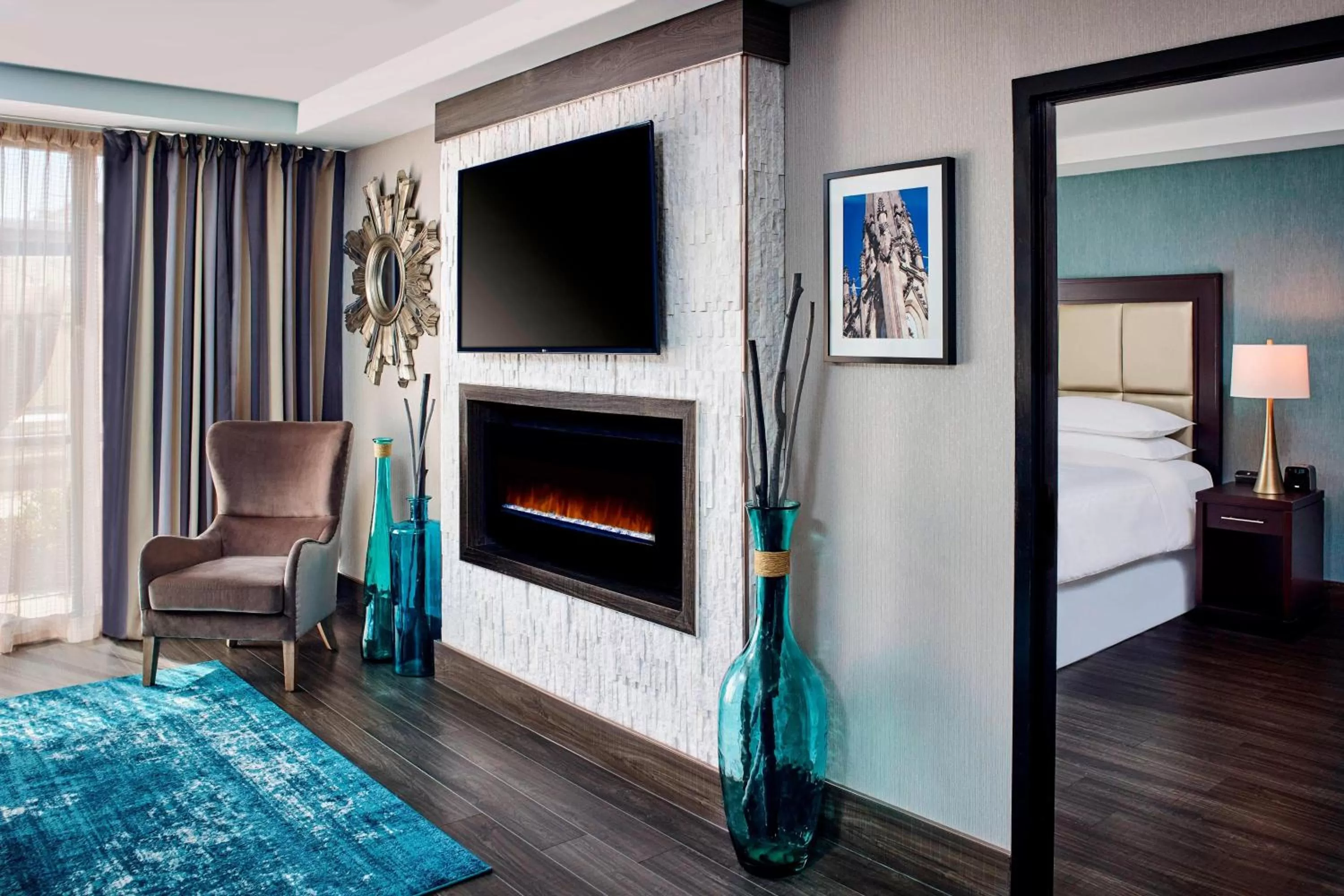 Bedroom, Bed in Sheraton Hamilton Hotel