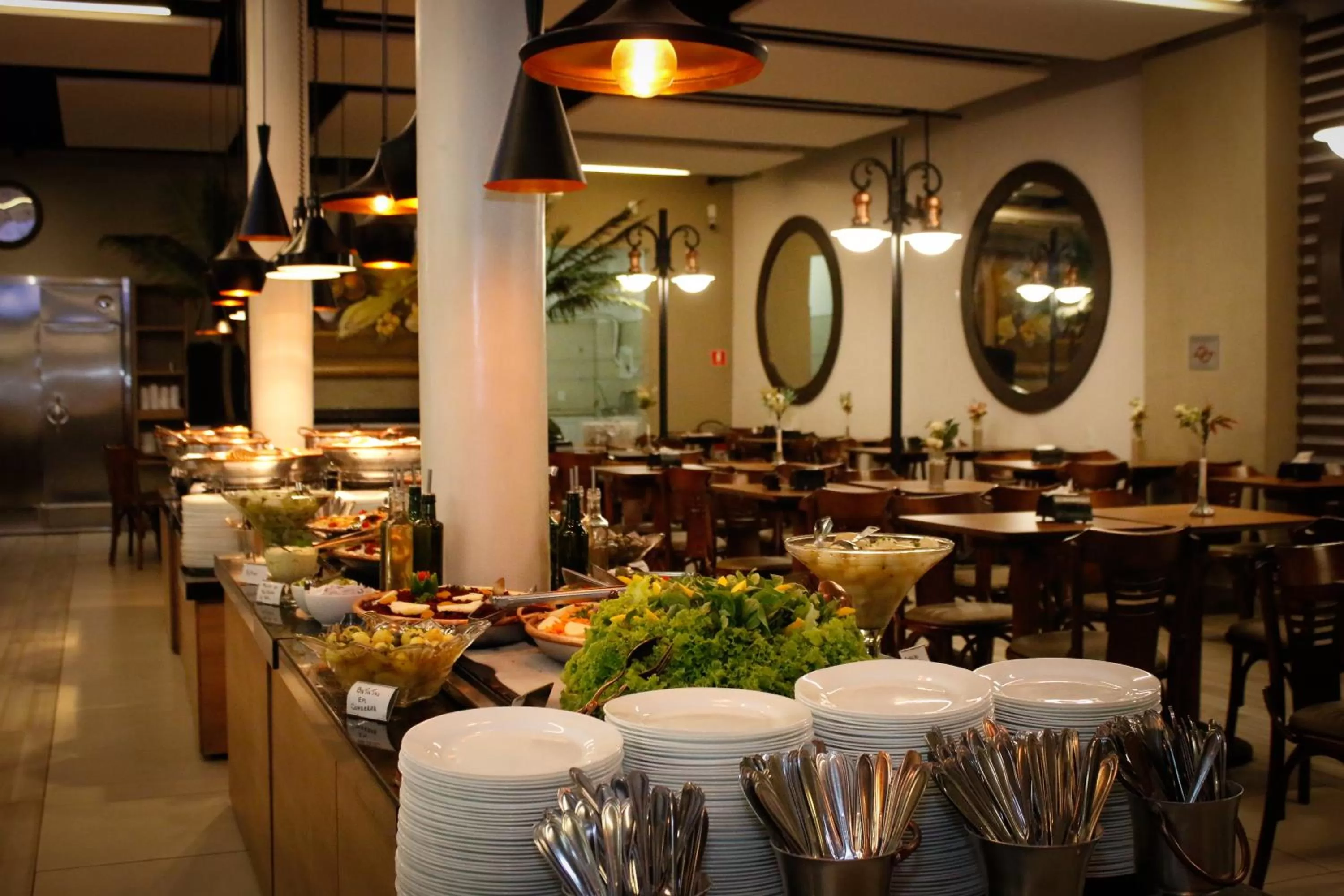 Restaurant/places to eat in Hotel Santo Graal