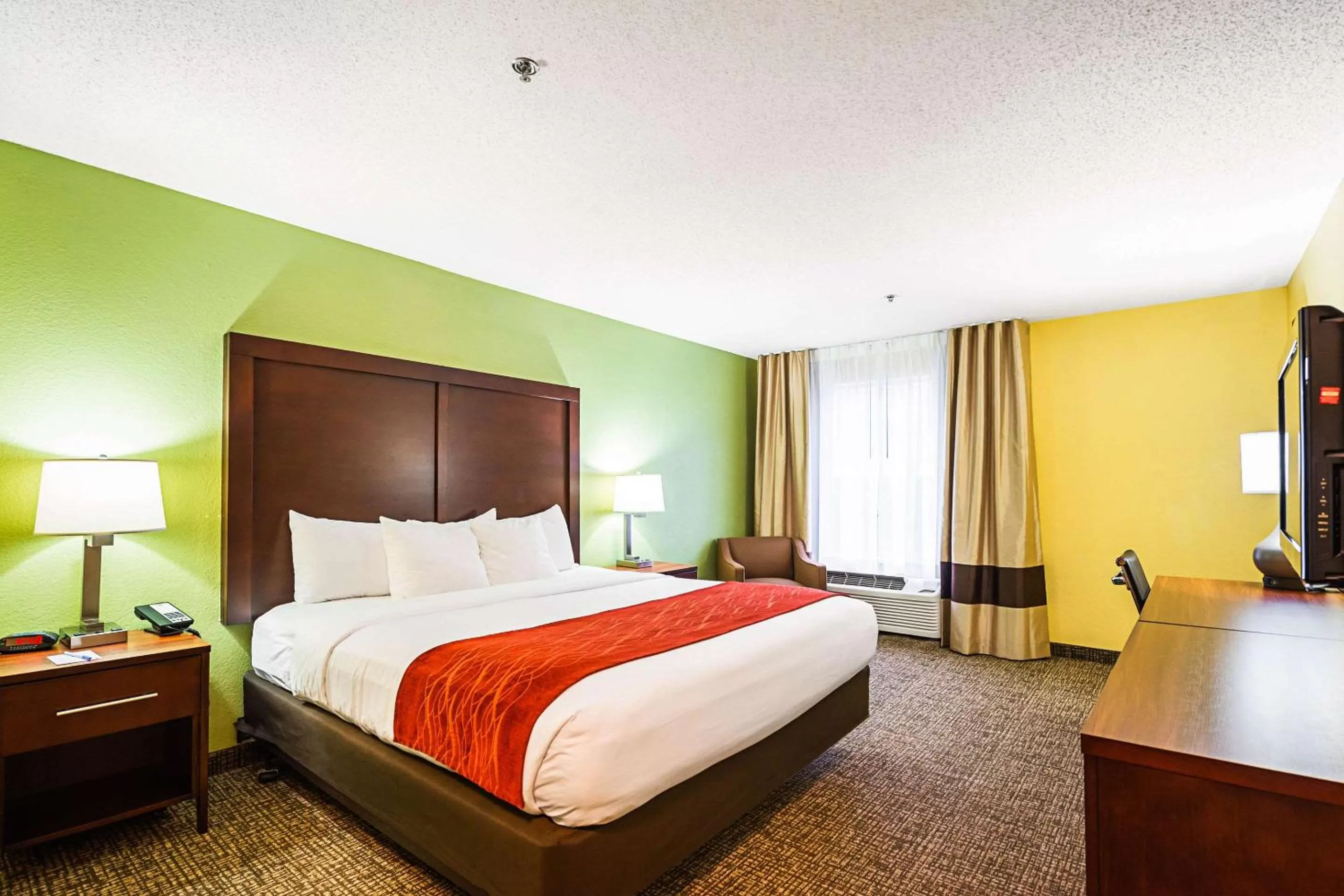 King Room - Disability Access/Non-Smoking in Comfort Inn & Suites Dayton