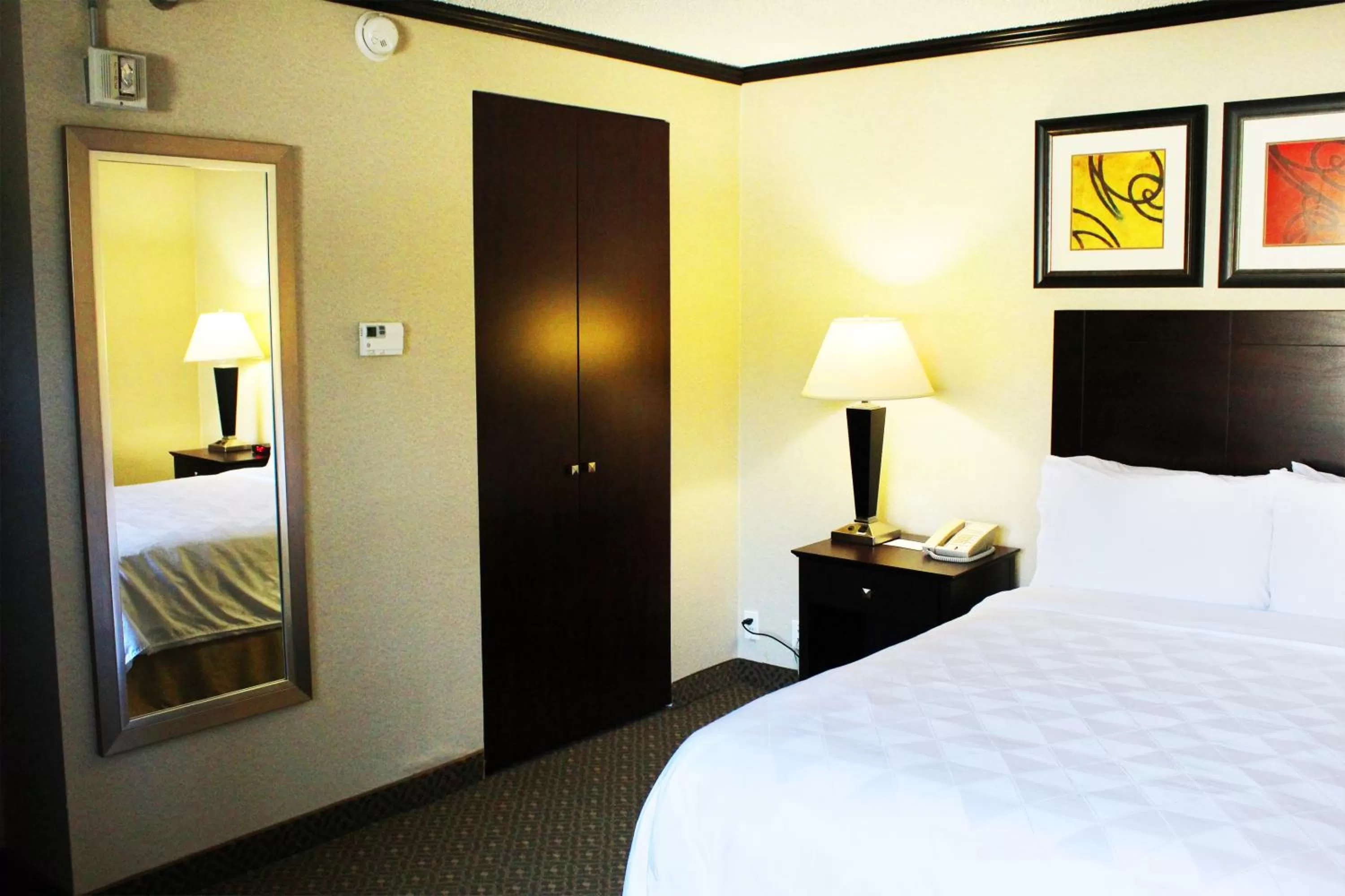 Bedroom, Bed in Hotel Burbank