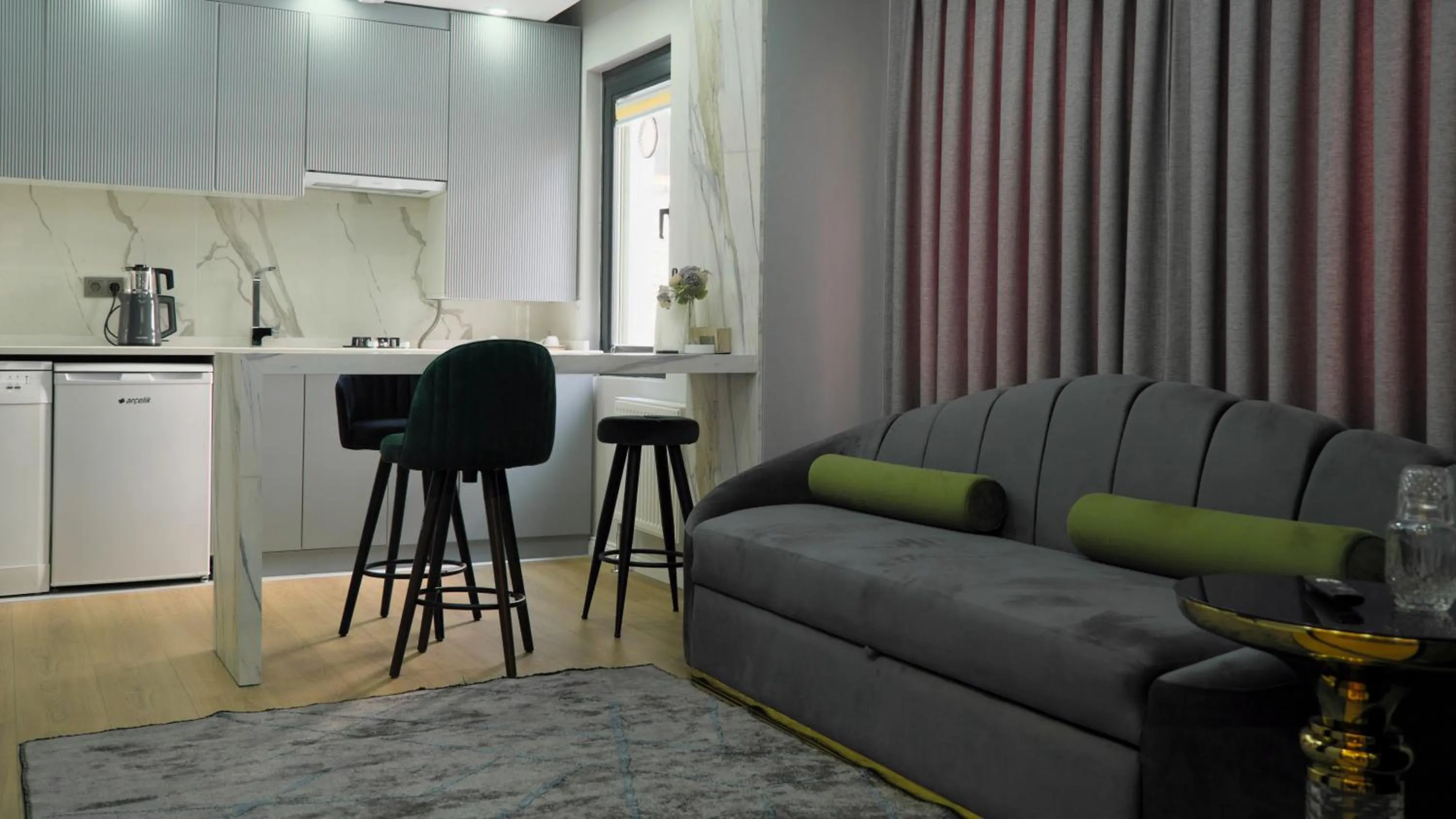 Kitchen or kitchenette in MyKent Hotel