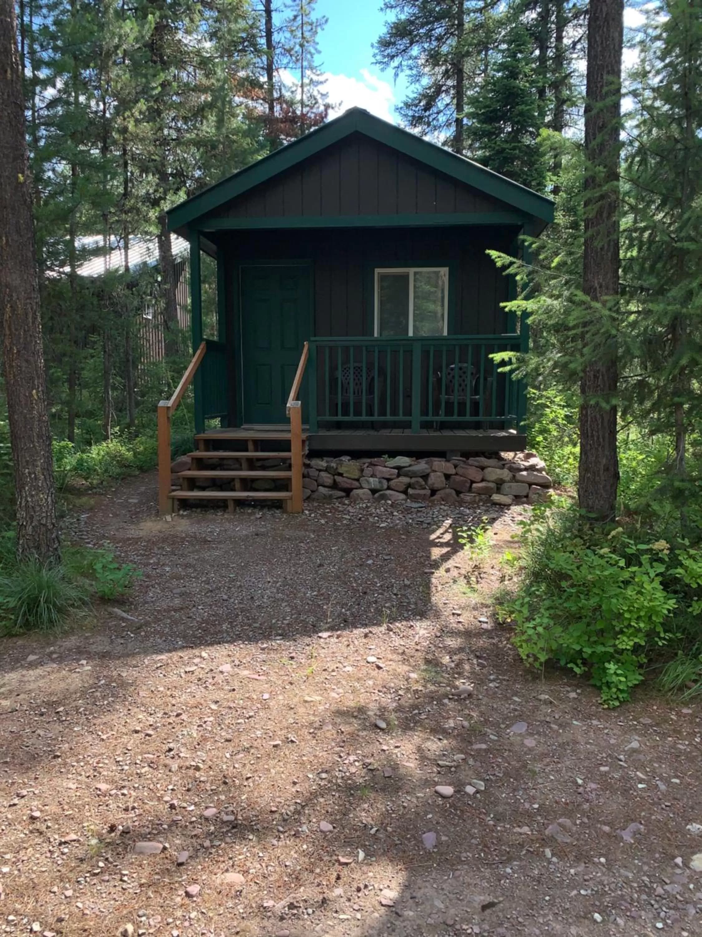 Facade/entrance in Glacier Haven Inn