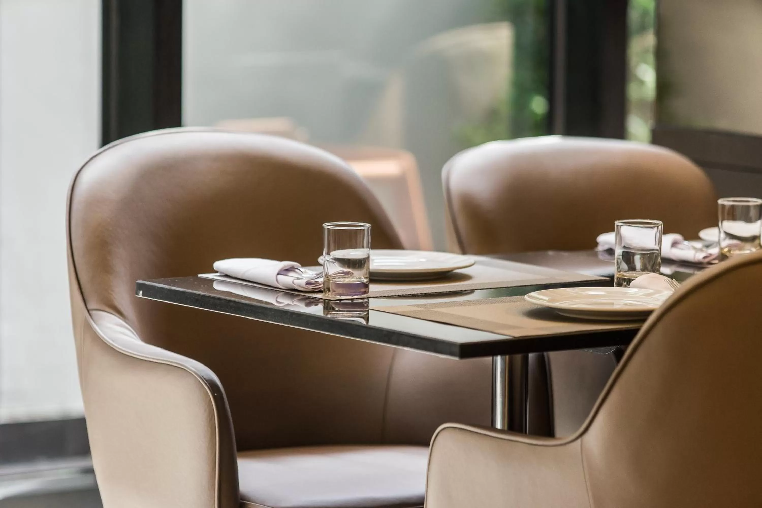 Restaurant/places to eat in SureStay Plus by Best Western Sukhumvit 2