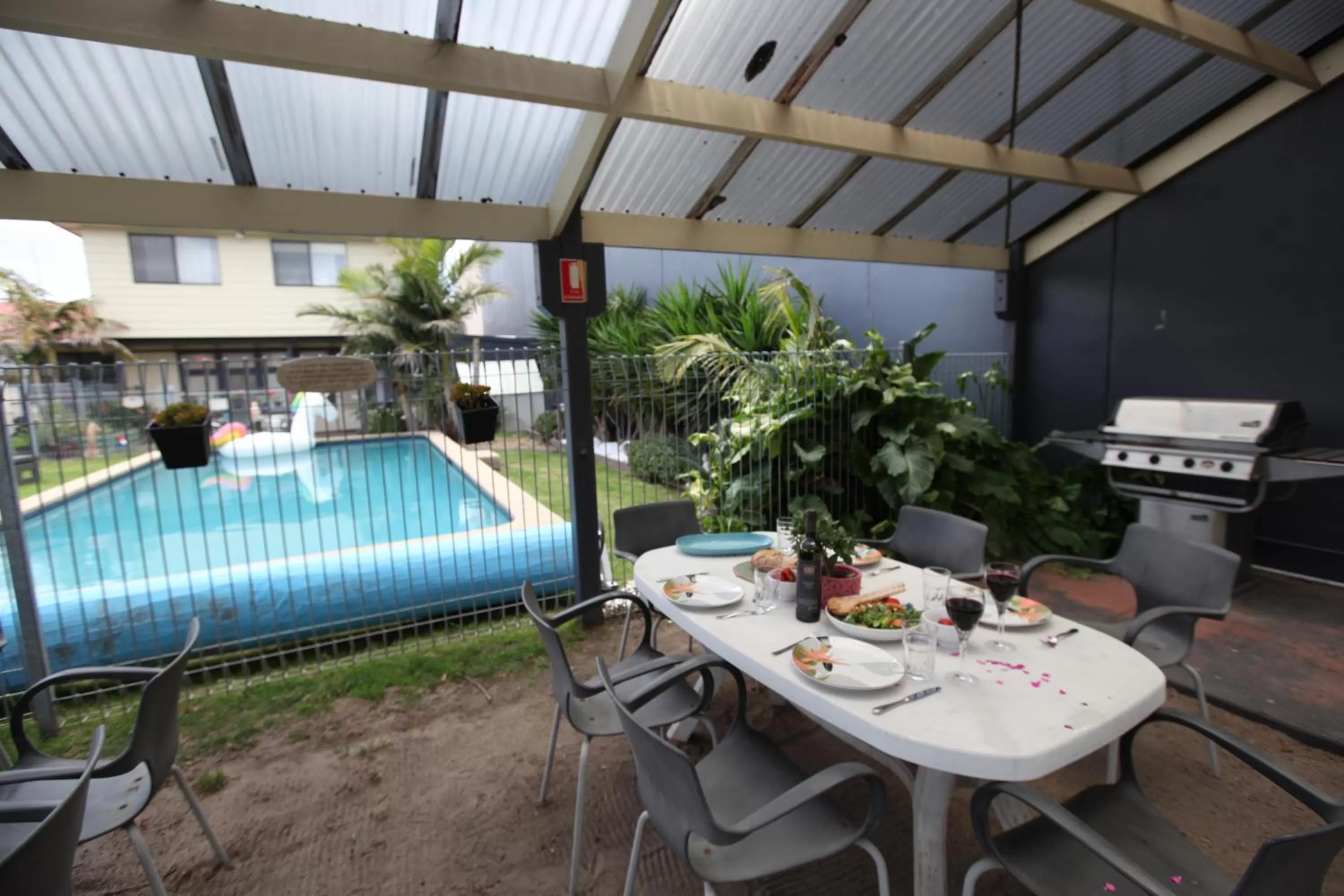 BBQ facilities, Swimming Pool in Mornington Motel
