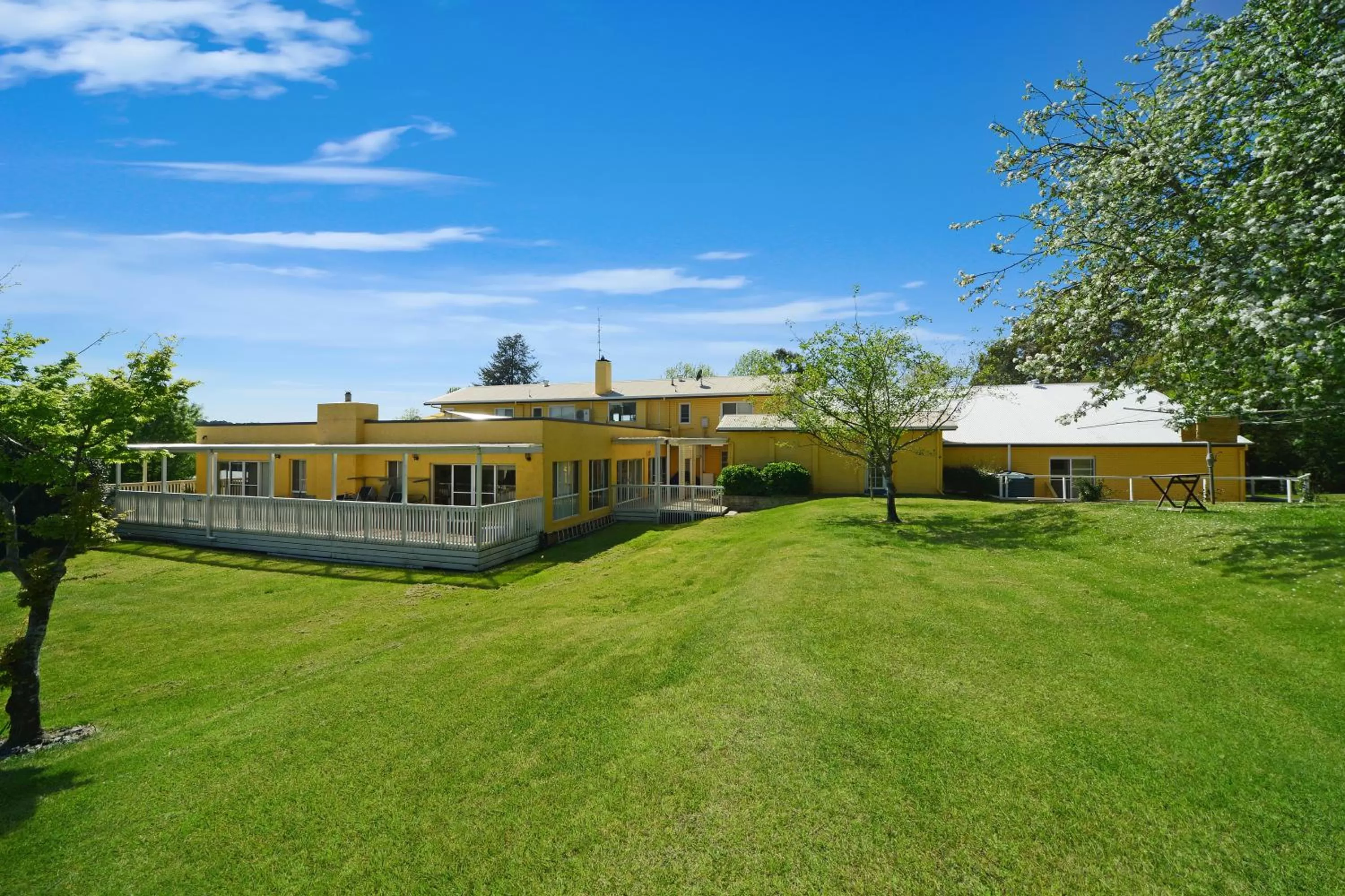 Garden in Bundanoon Lodge