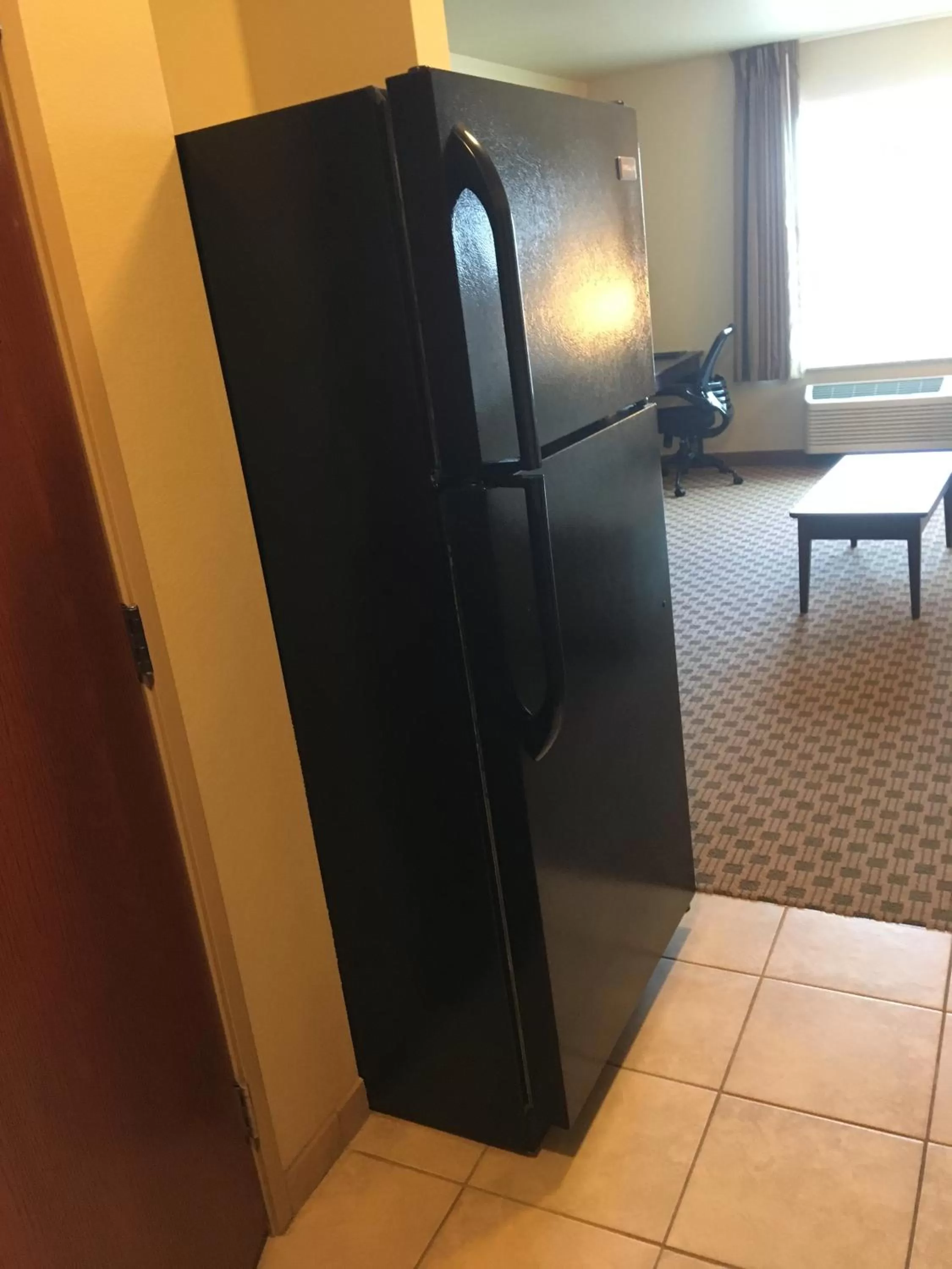 Kitchen or kitchenette in Cobblestone Inn & Suites Steele
