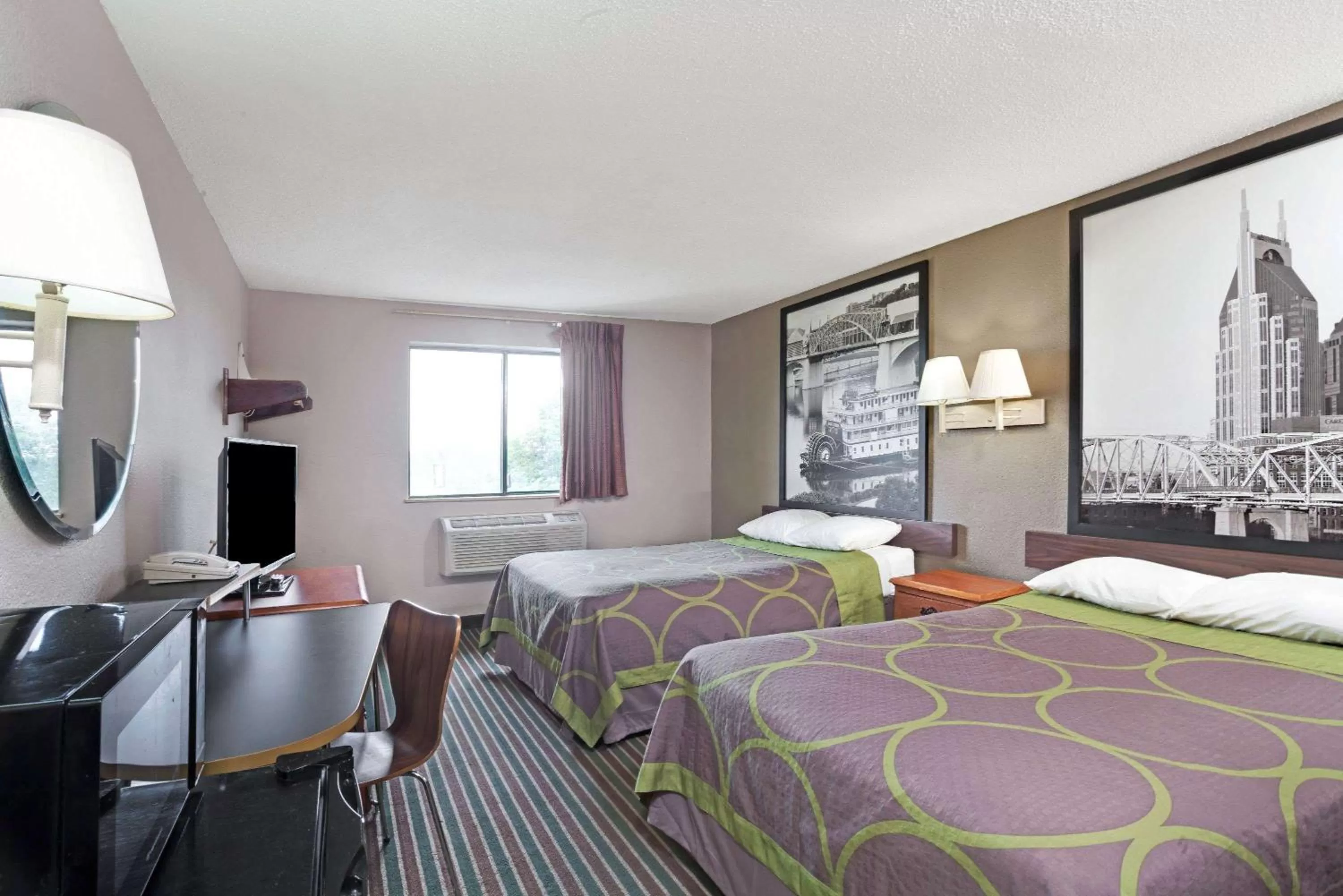Photo of the whole room, Bed in Super 8 by Wyndham Nashville/ Dntn/ Opryland Area