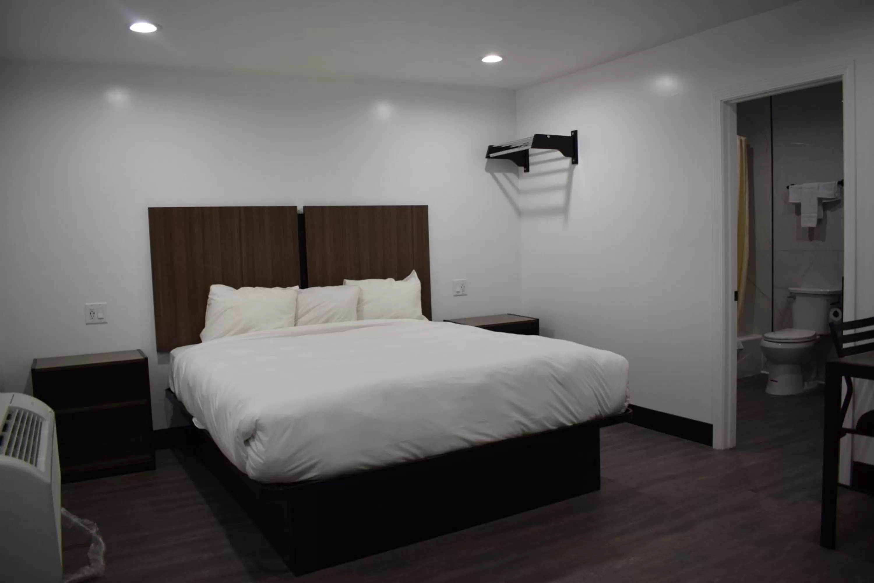 air conditioner in Hyde Park Motel