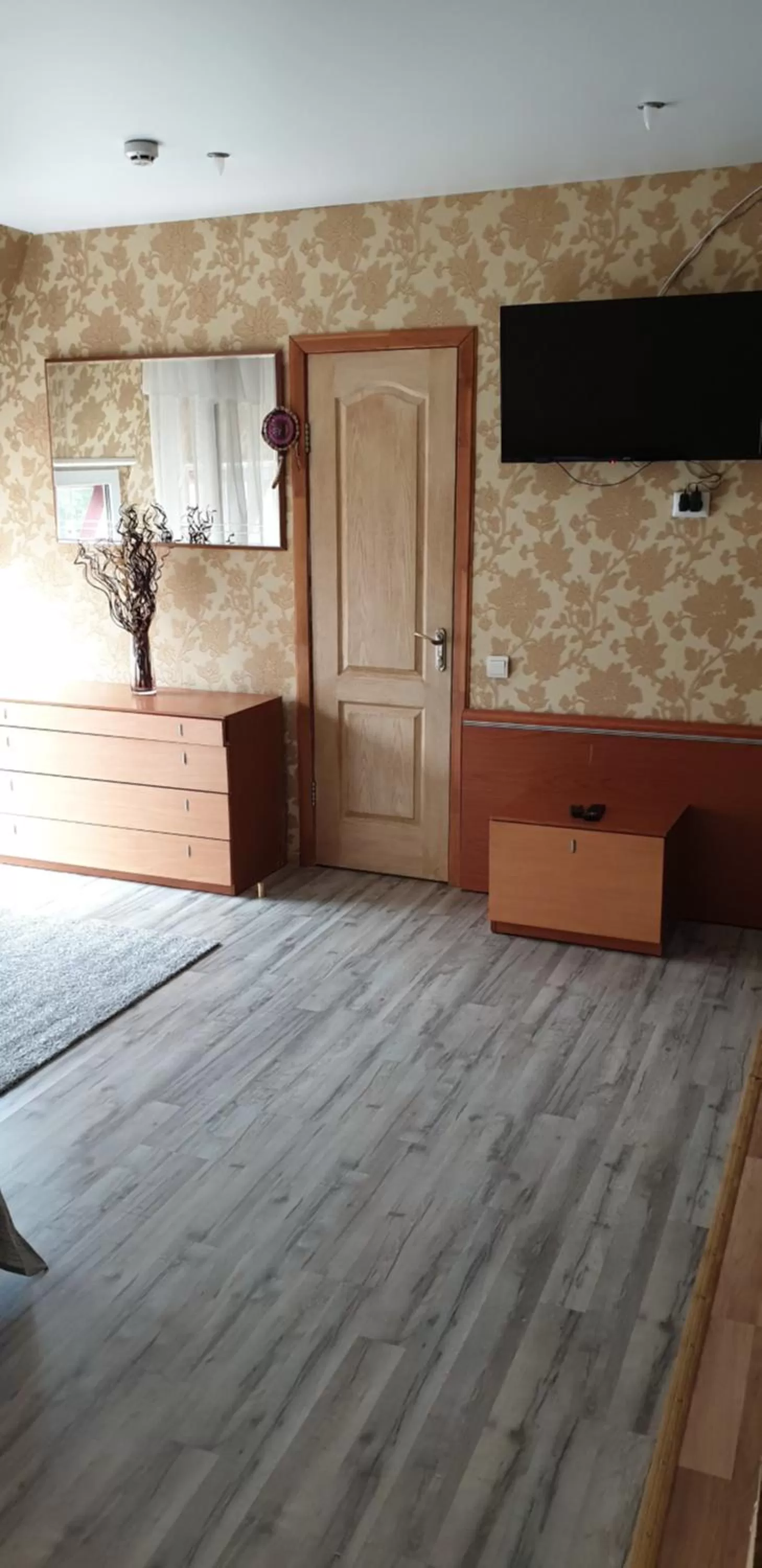 Communal lounge/ TV room in YELLOW UNLIMITED HOTEL 4