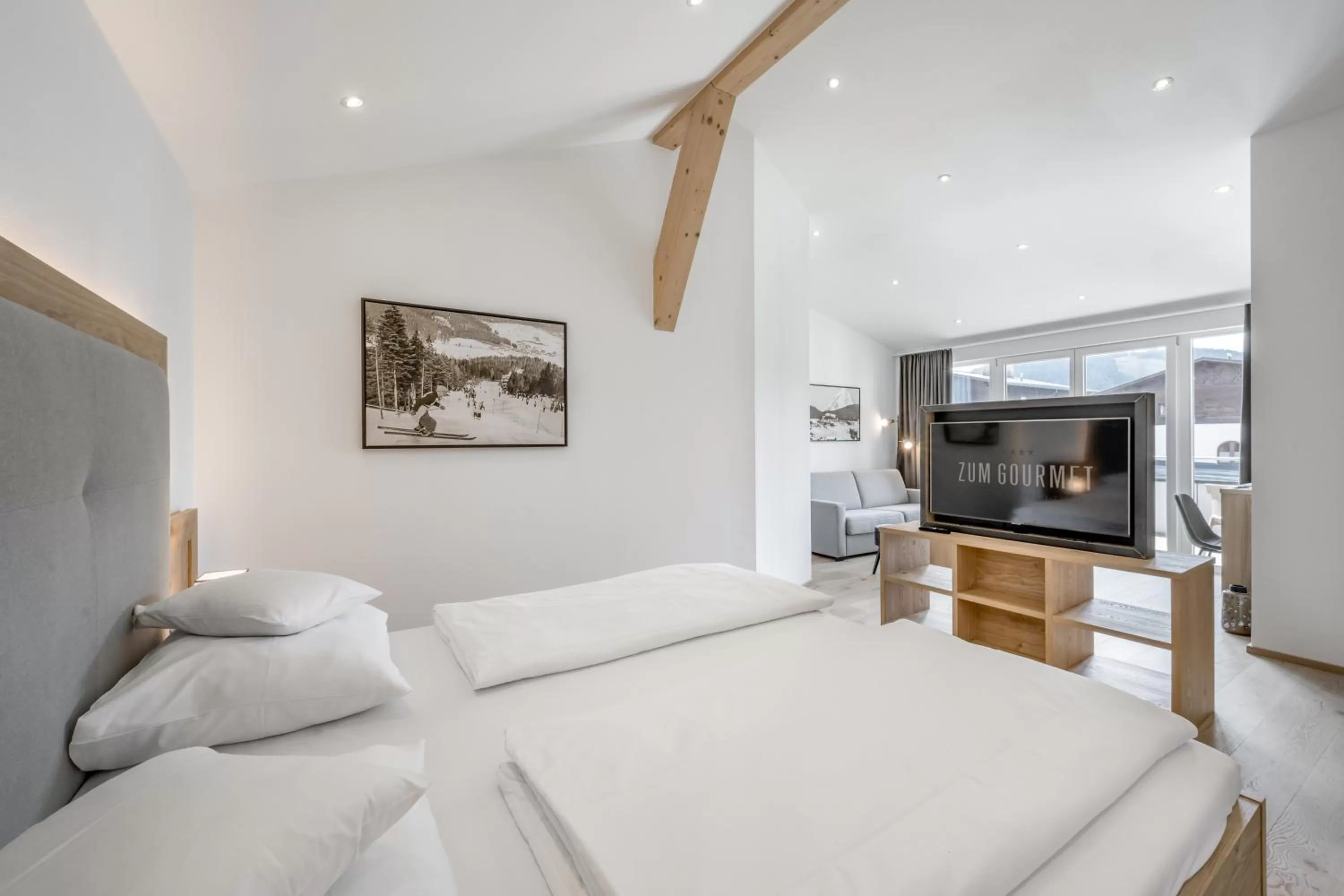 Photo of the whole room, Bed in Hotel Zum Gourmet