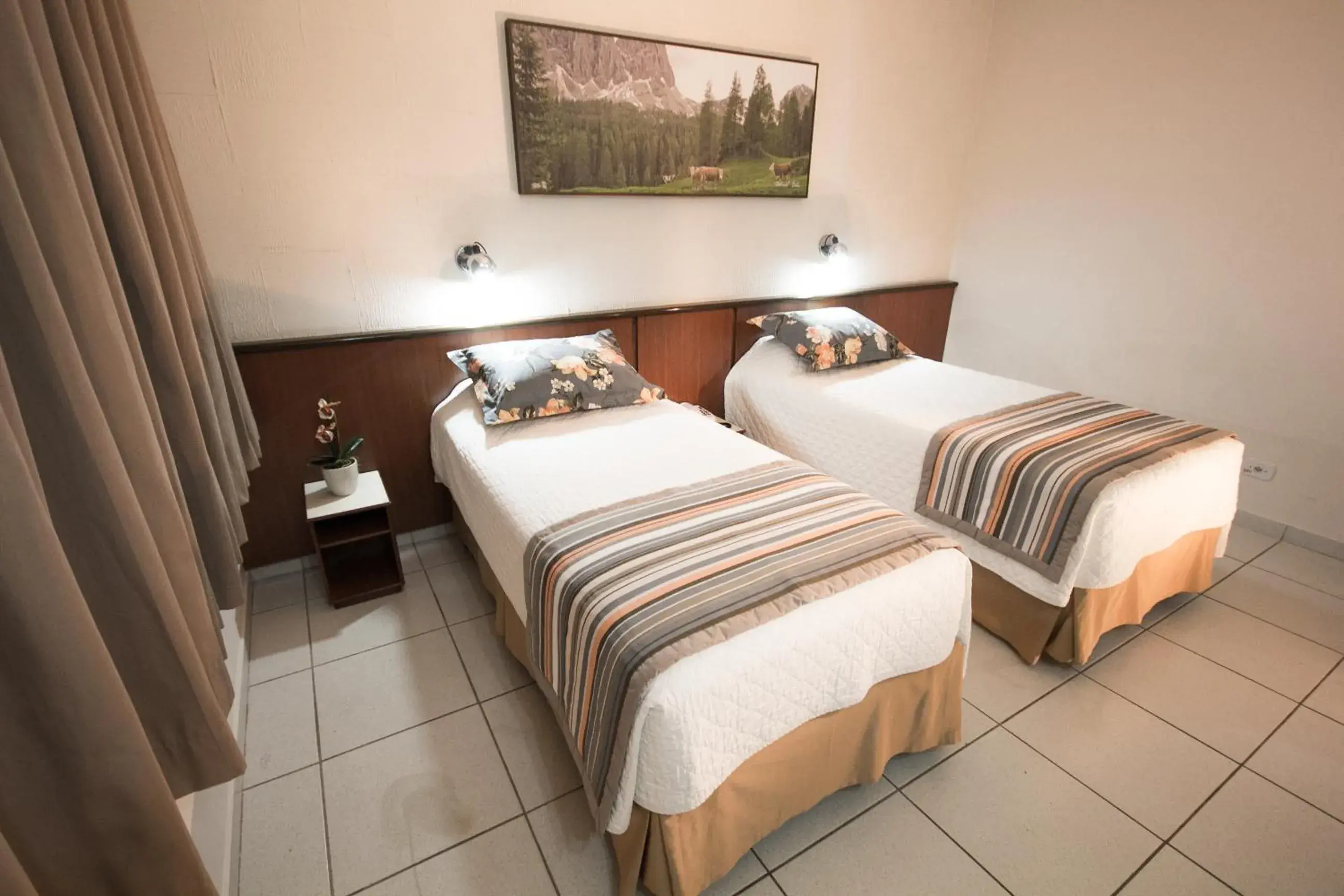 Standard Double or Twin Room - single occupancy in Aguas do Iguaçu Hotel Centro Standard Double or Twin Room - single occupancy in Aguas do Iguaçu Hotel Centro