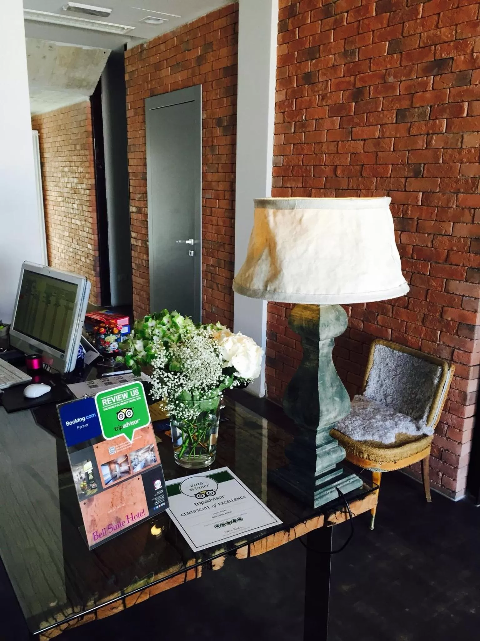 Lobby or reception in Bell Suite Hotel