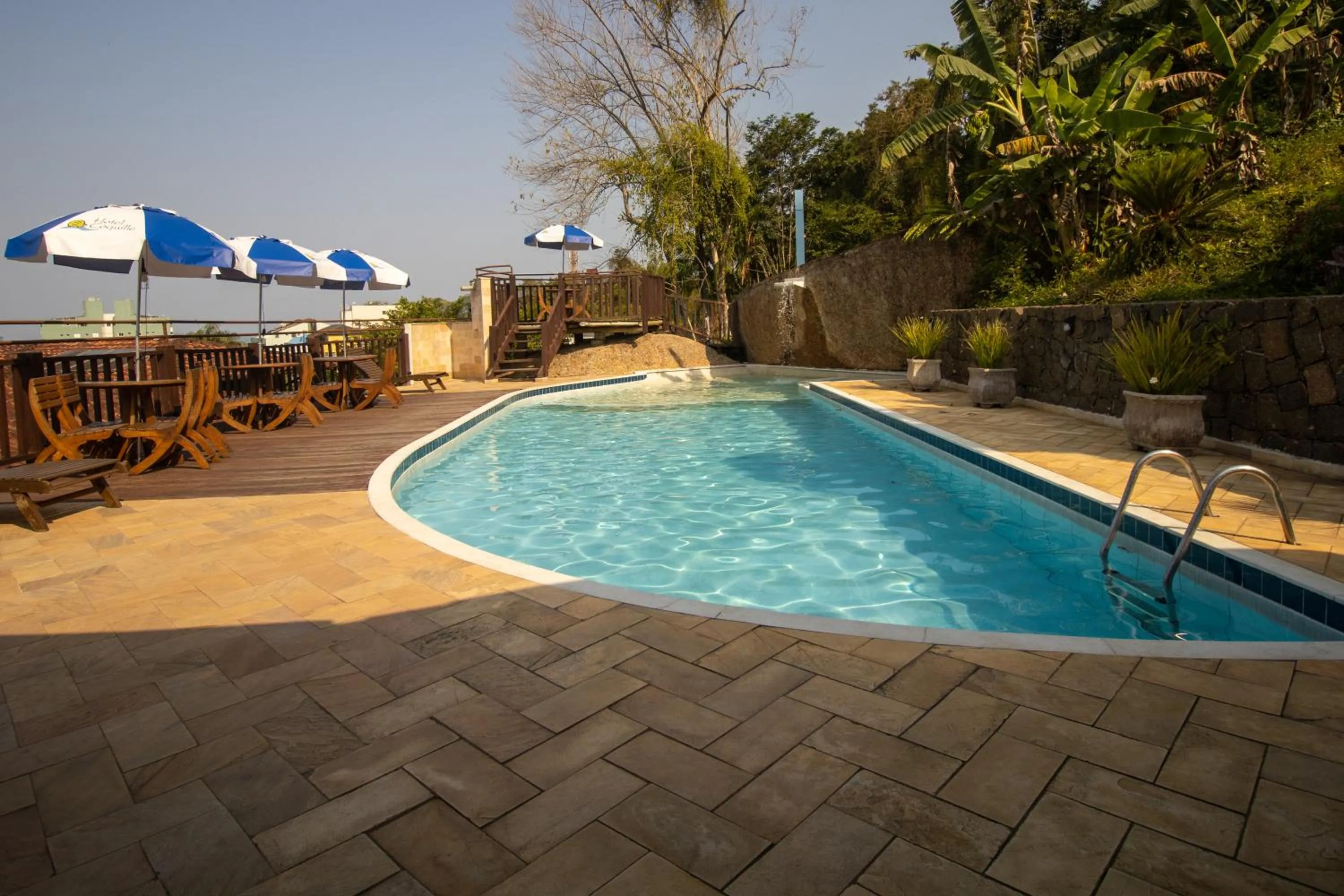 Swimming pool in Hotel Coquille
