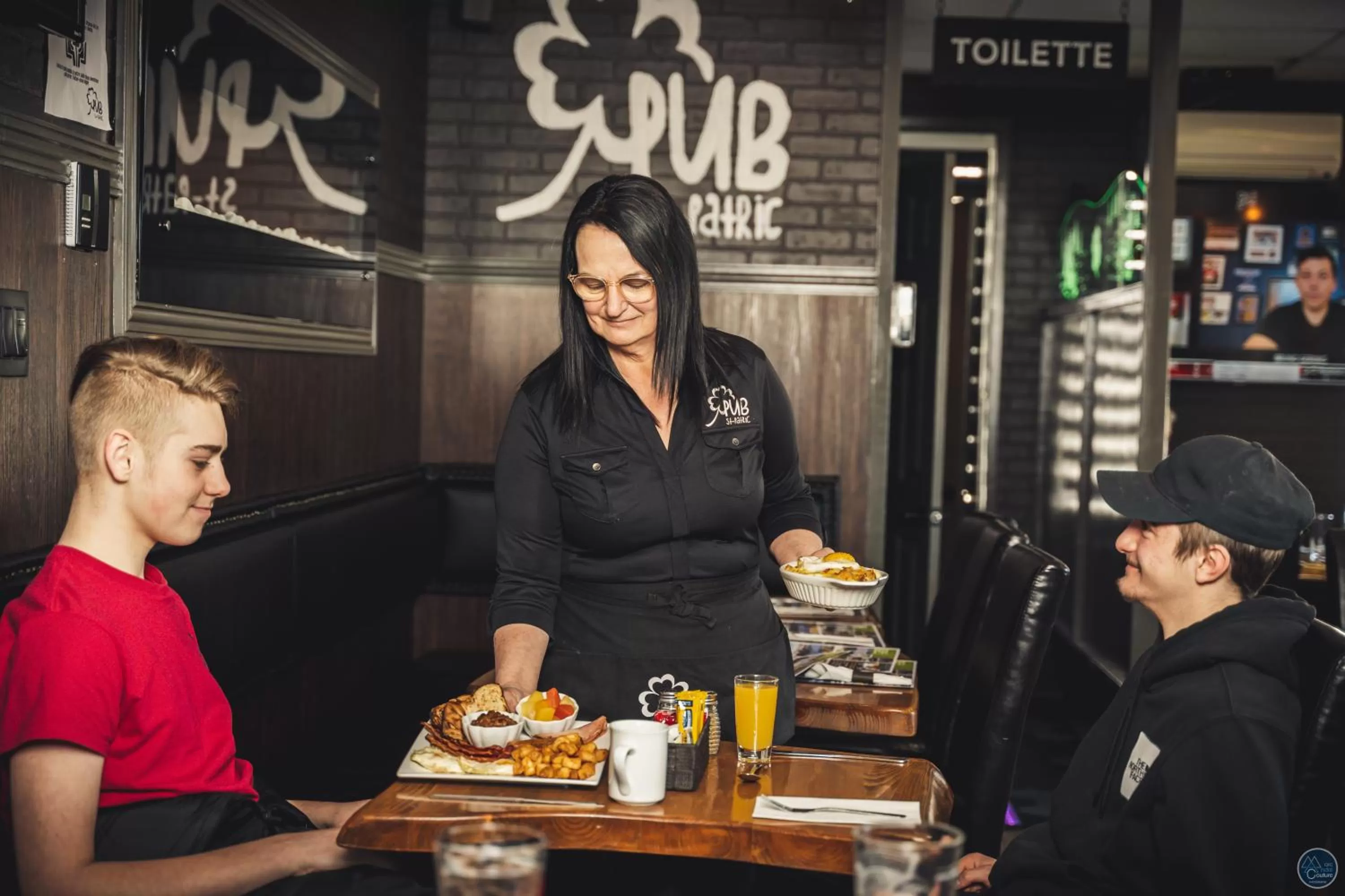 Restaurant/places to eat in Auberge Éva