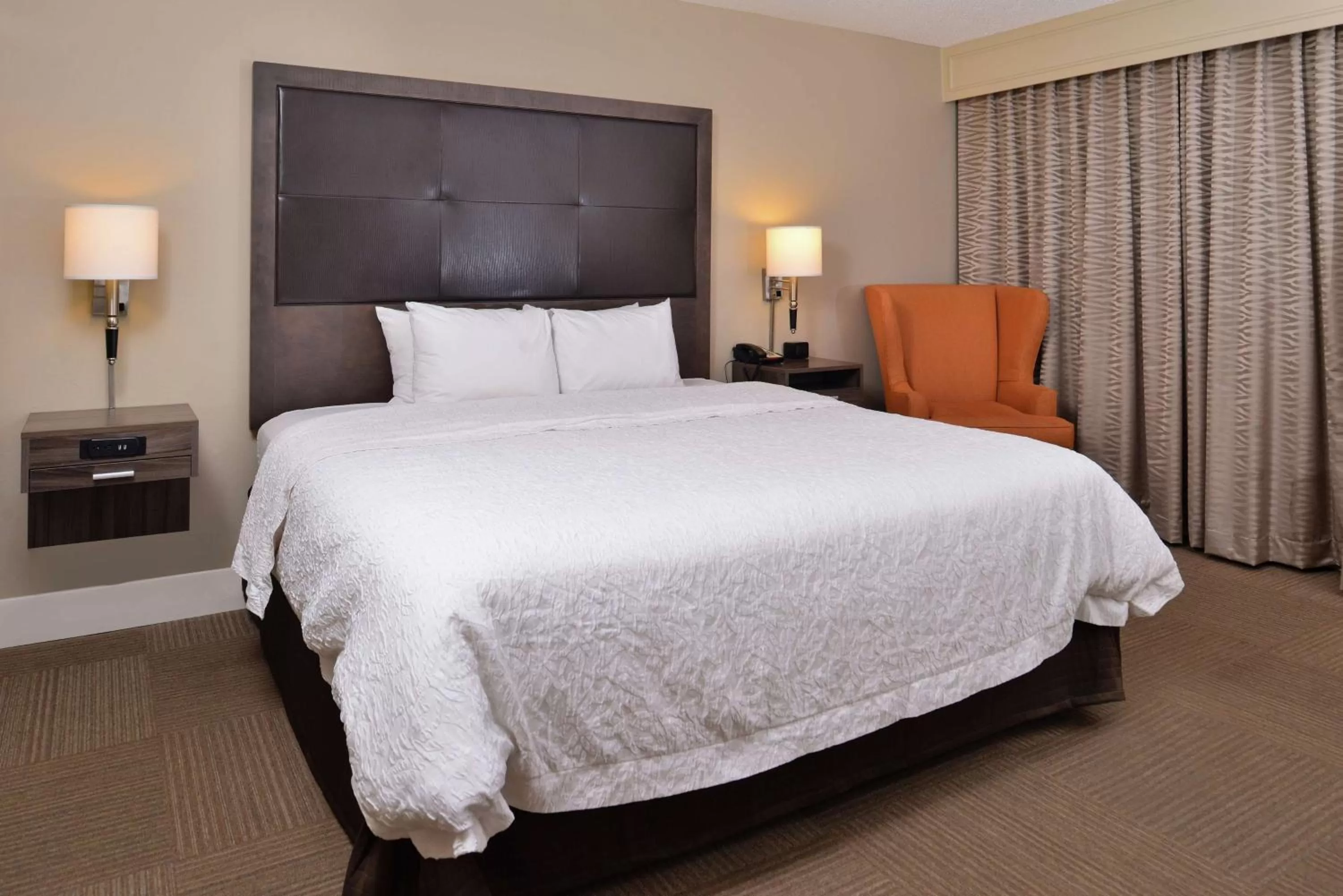 Bed in Hampton Inn South Hill