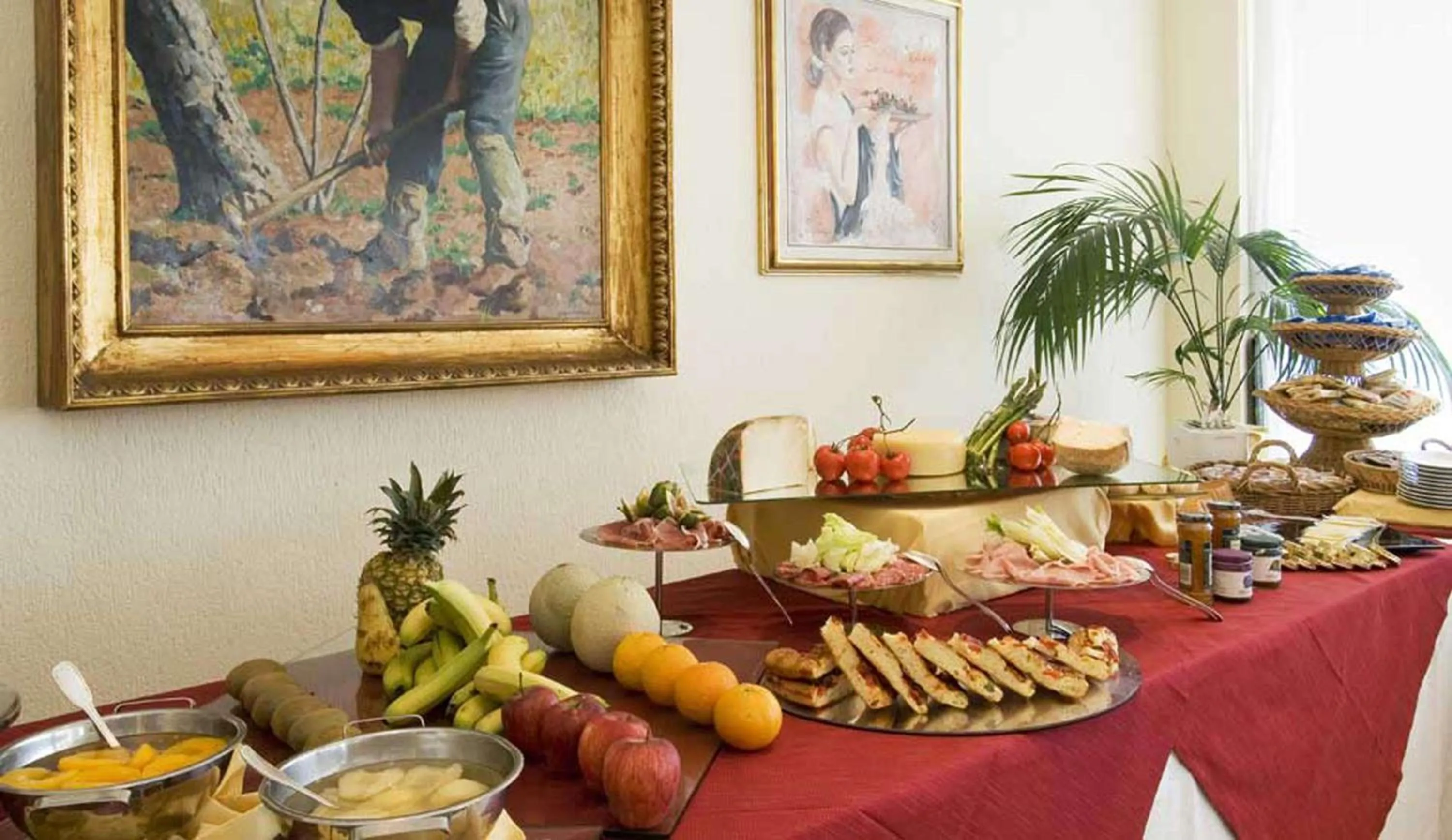 Restaurant/places to eat in Hotel HR