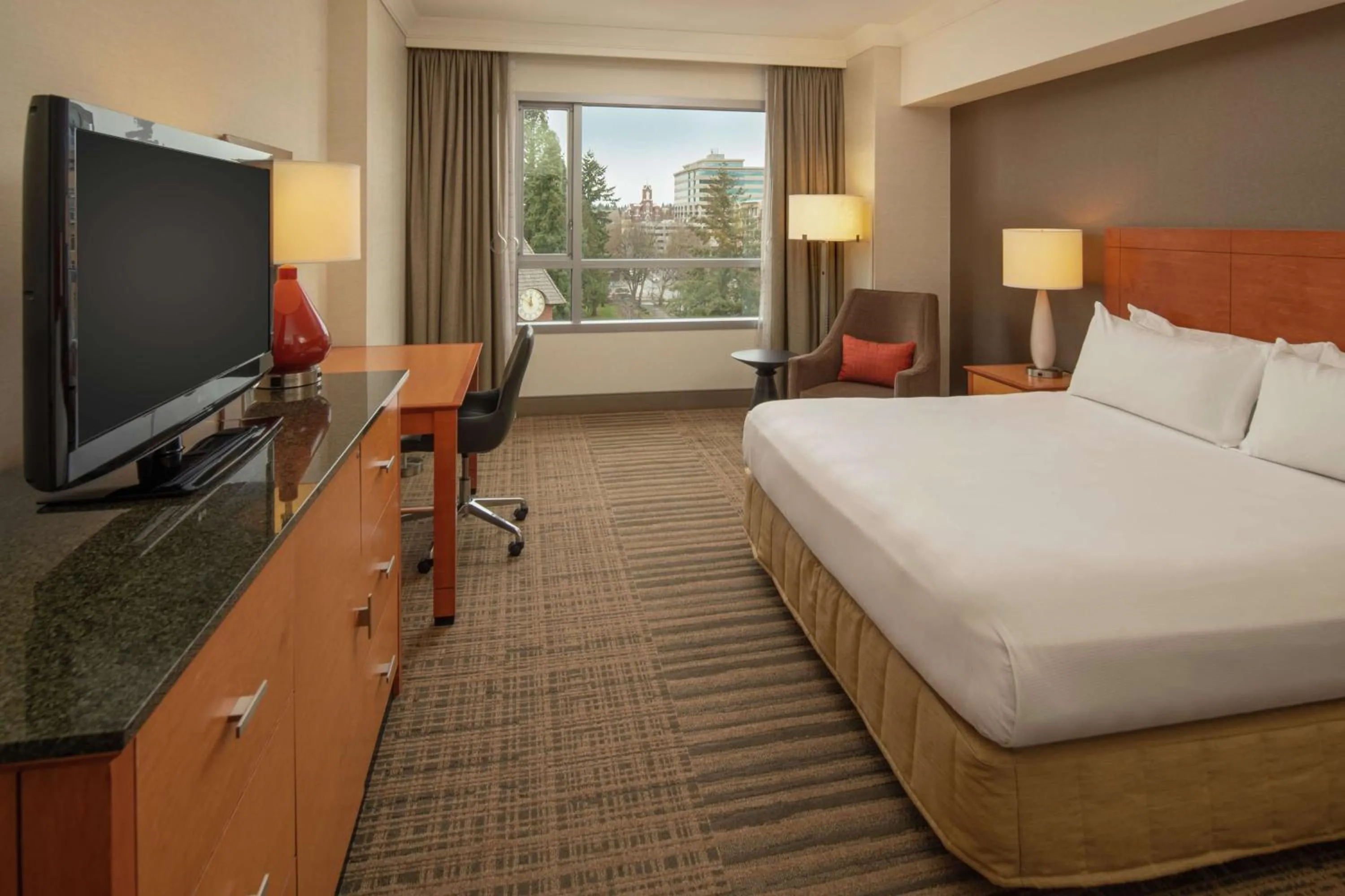 Bedroom, Bed in Hilton Vancouver Washington
