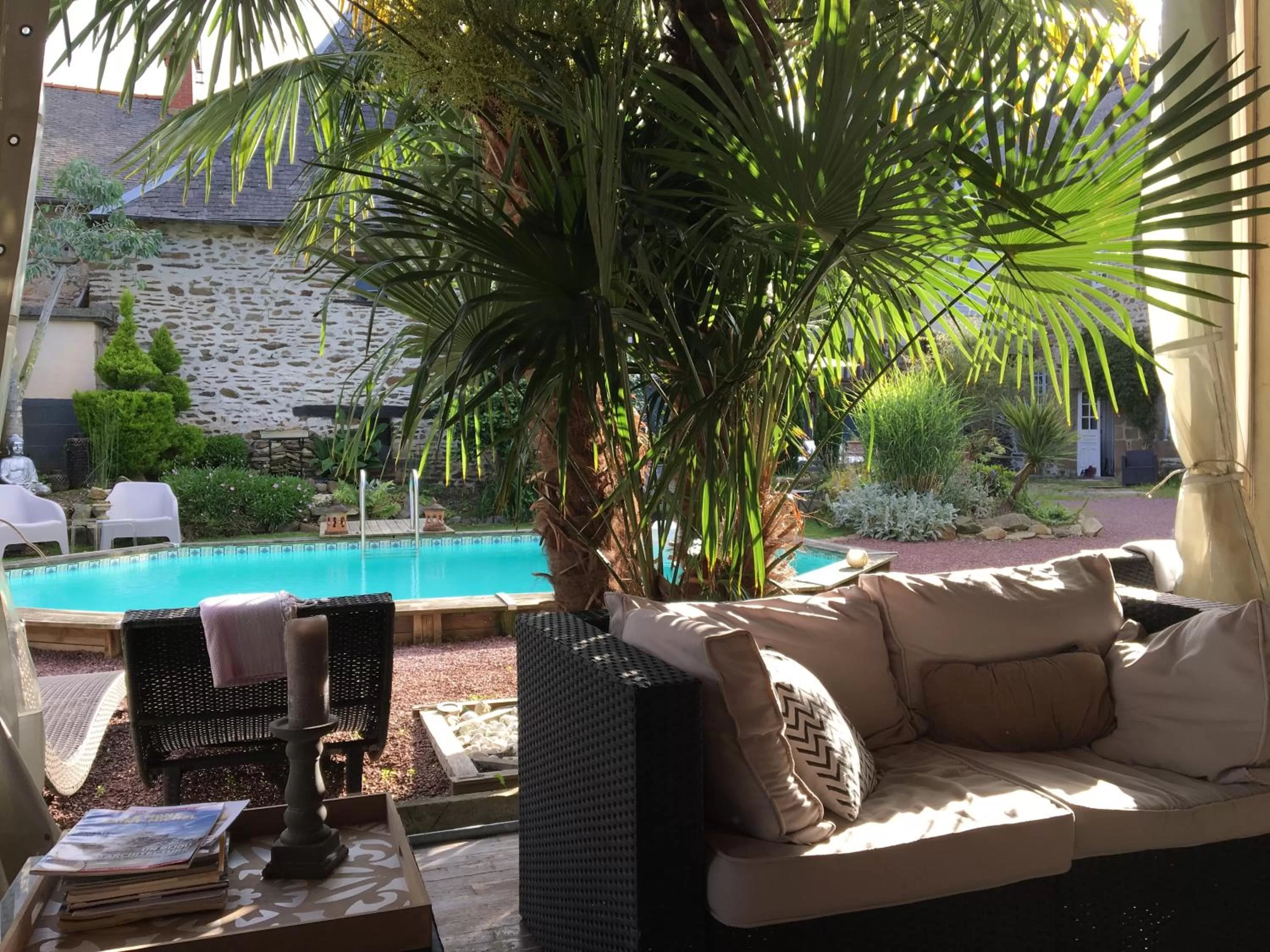 Property building, Swimming Pool in Chambres d'Hotes Le 1900