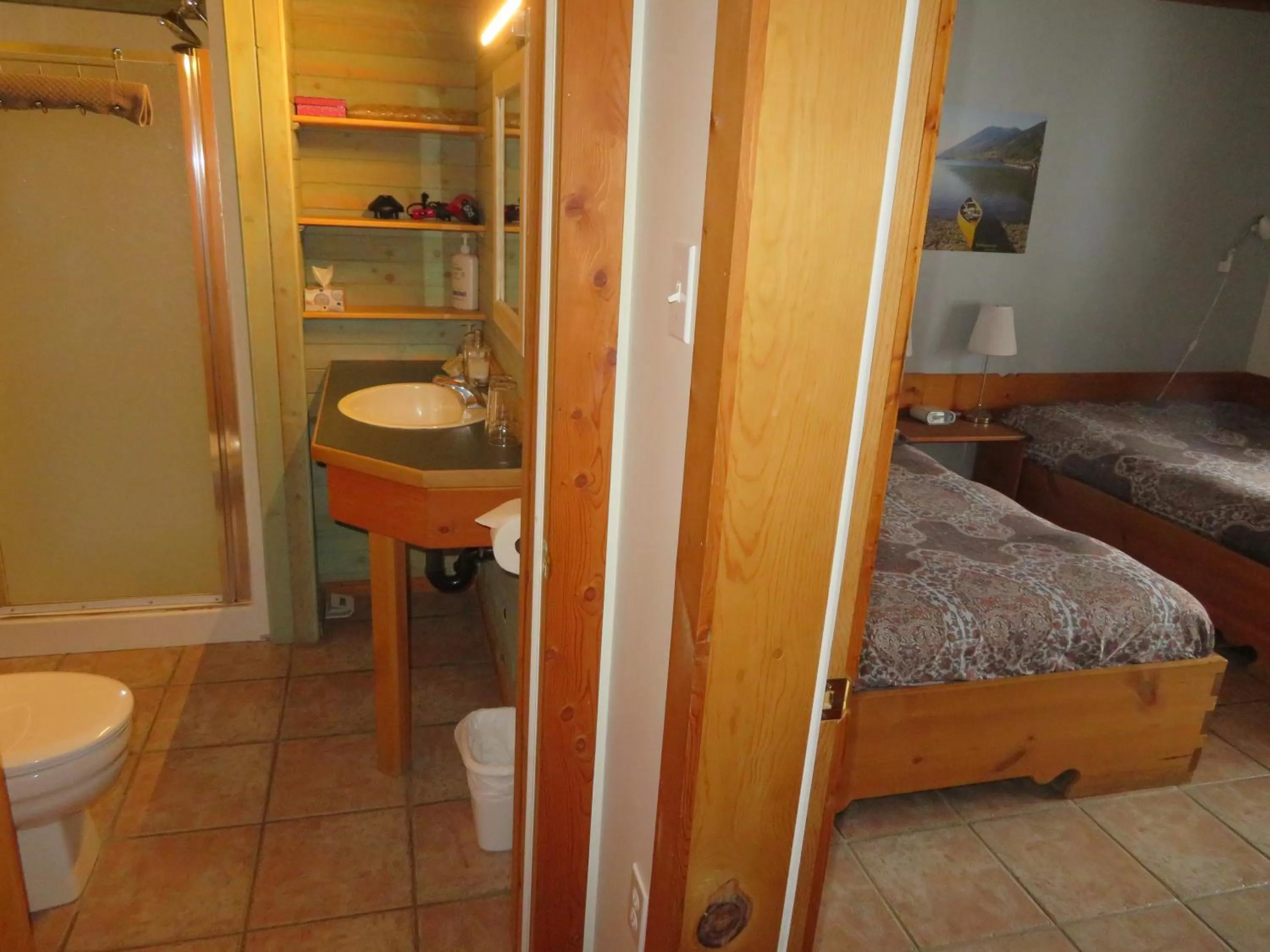 Bed in Alpenglow Bed and Breakfast