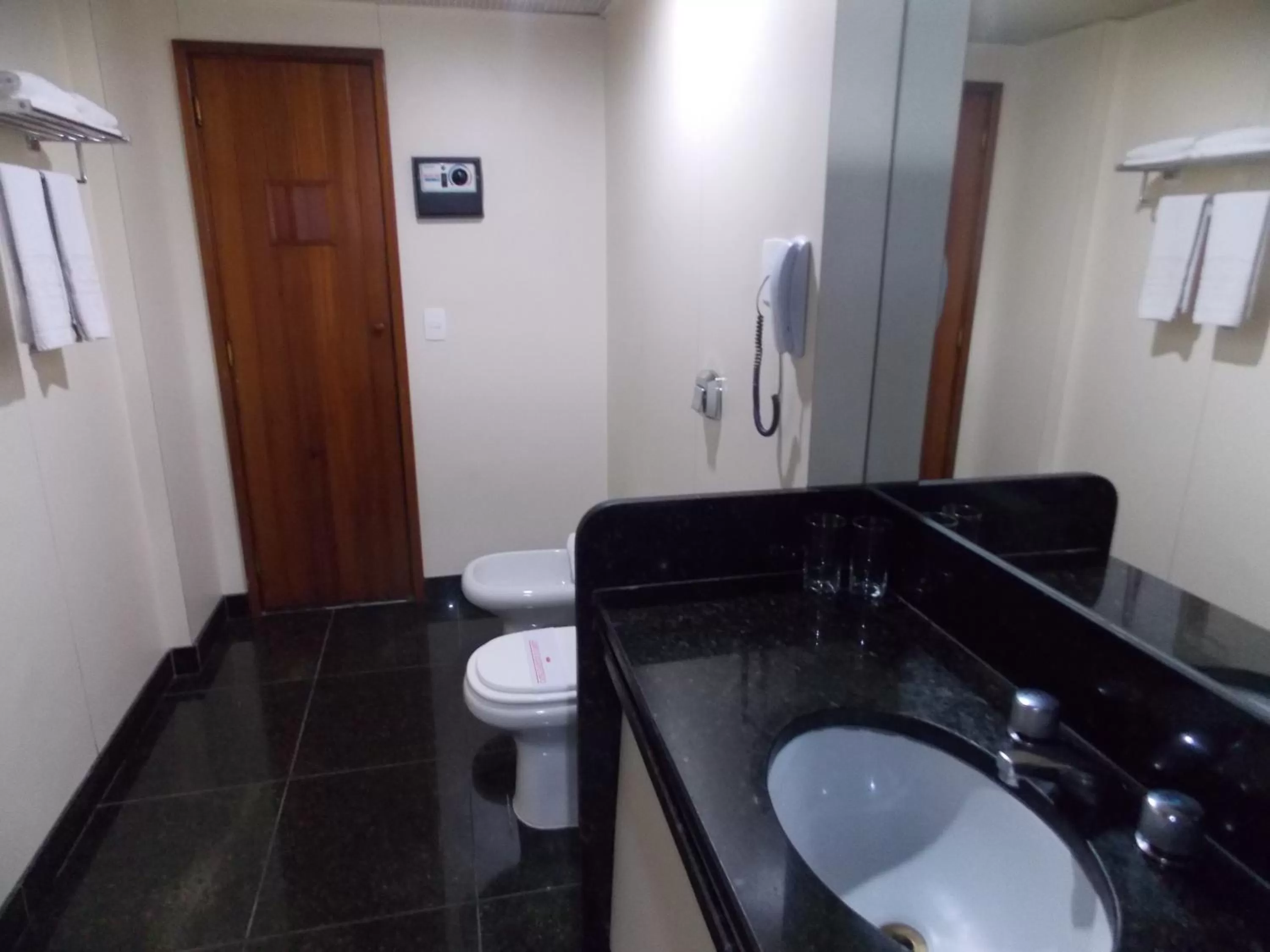 Bathroom in Mirador Rio Copacabana Hotel