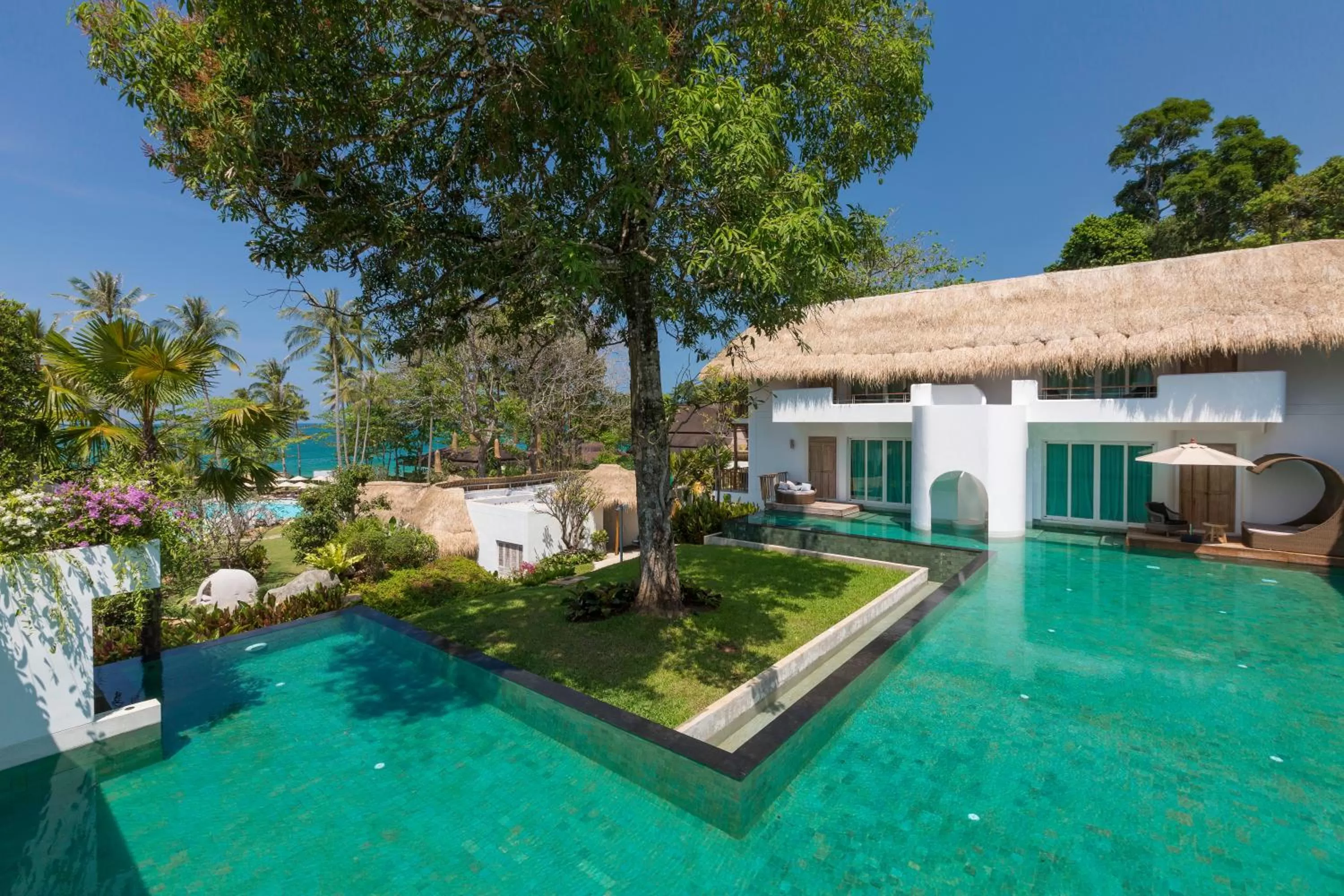 Swimming pool in Eden Beach Khao Lak Resort & Spa