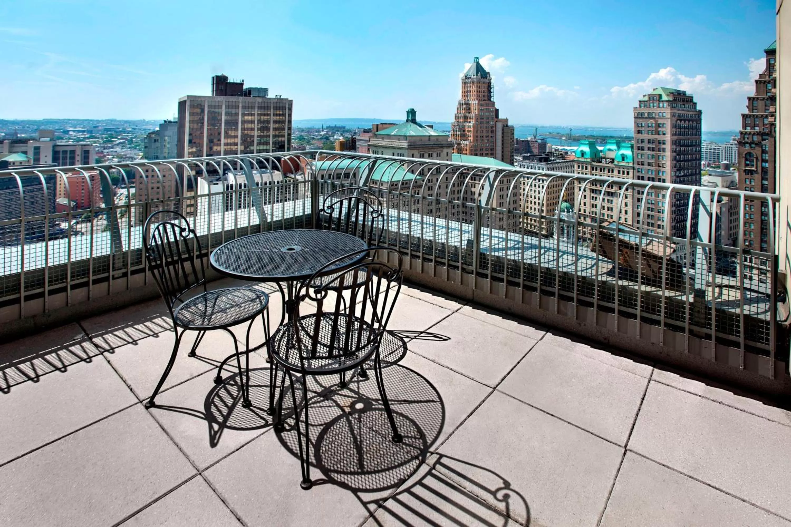 Bedroom in New York Marriott at the Brooklyn Bridge