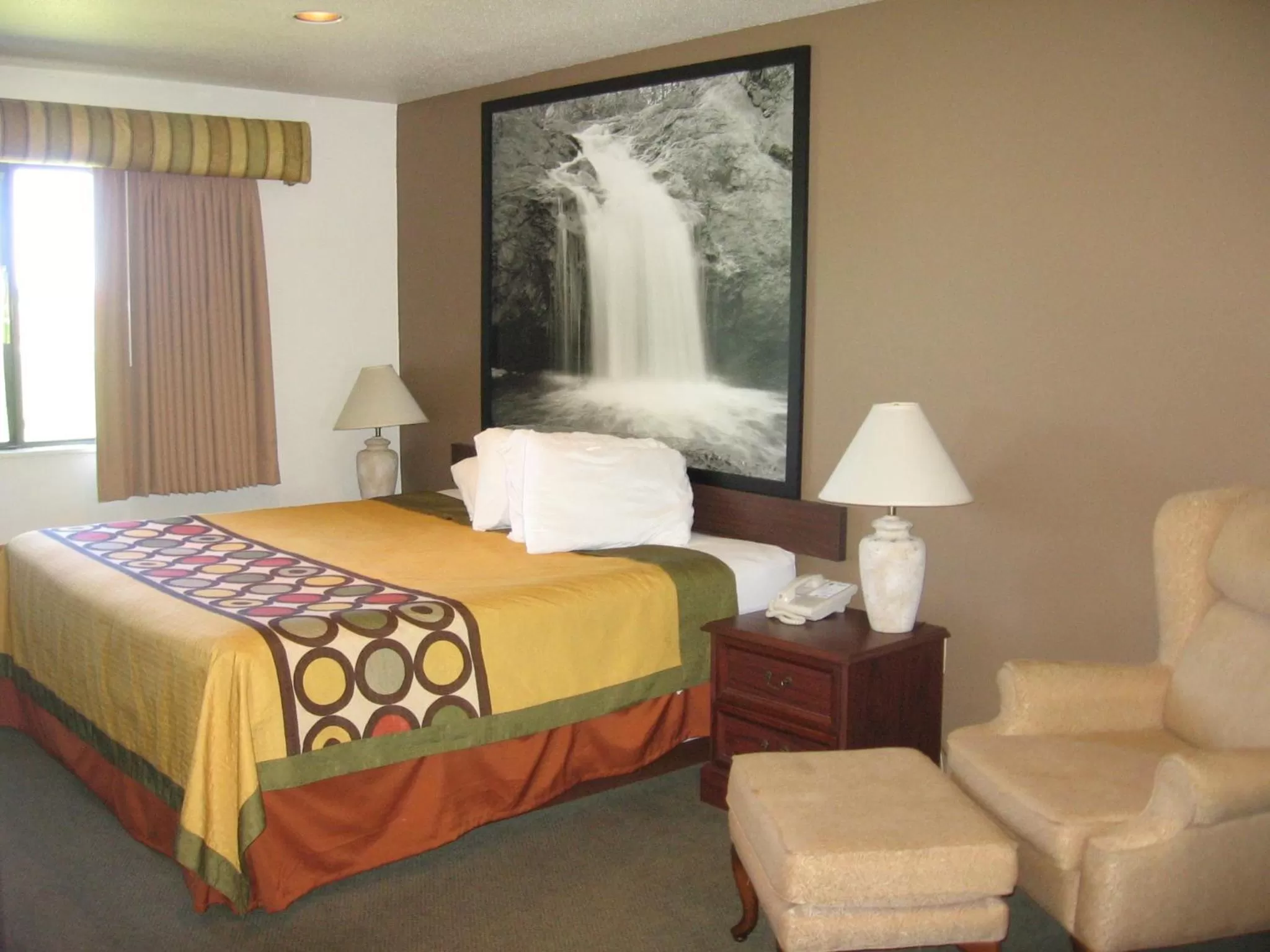 One-Bedroom King Suite - Non-Smoking in Super 8 by Wyndham Mauston