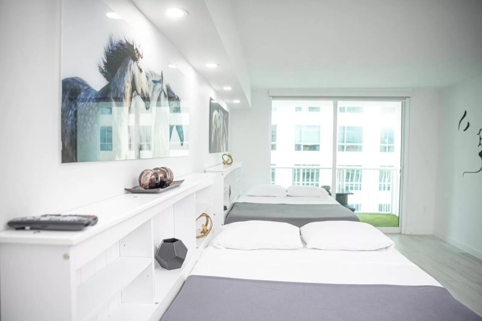 Bedroom, Bed in Modern and Luxurious Brickell Studio