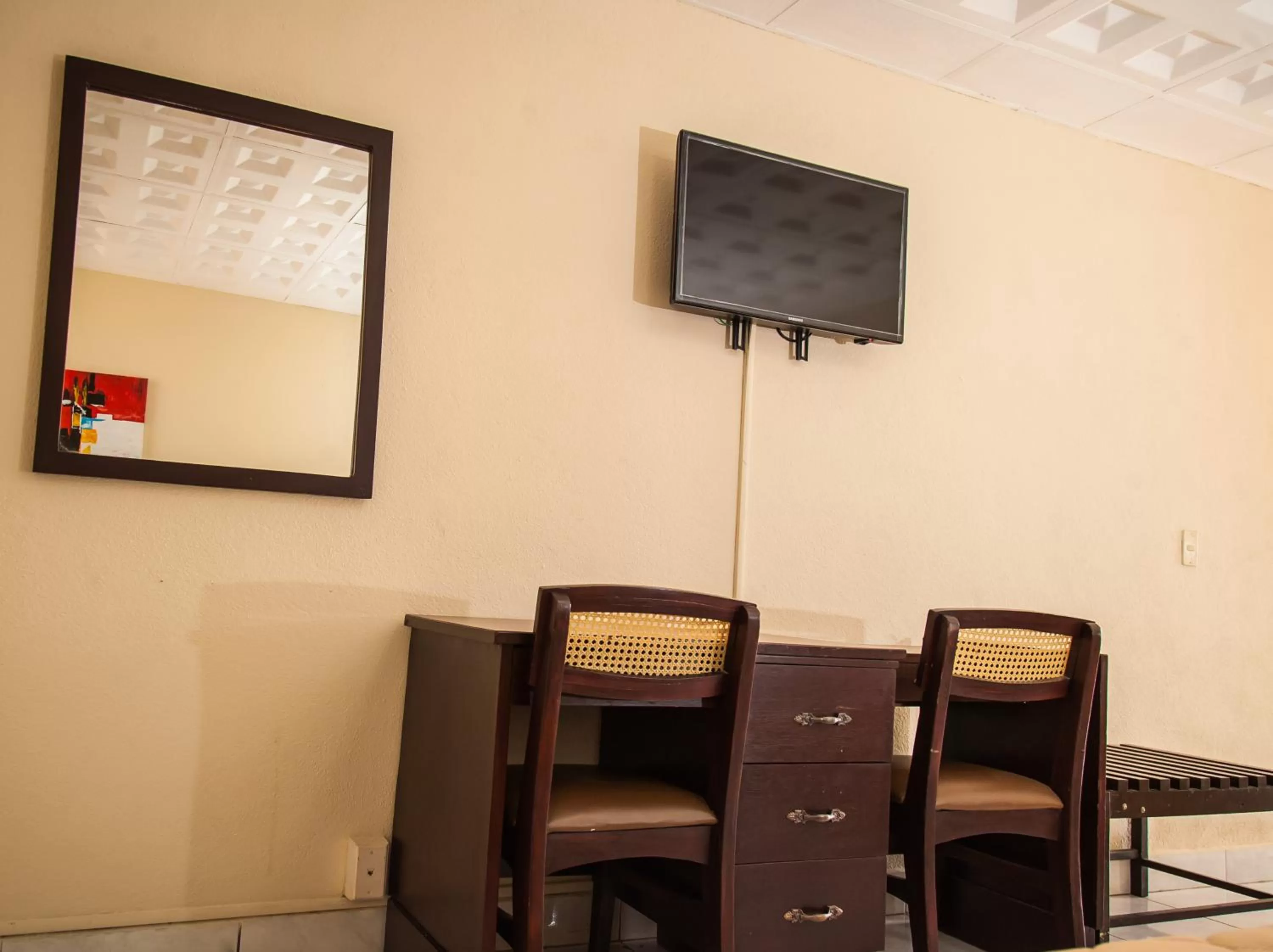 TV and multimedia, TV/Entertainment Center in Hotel Estrella