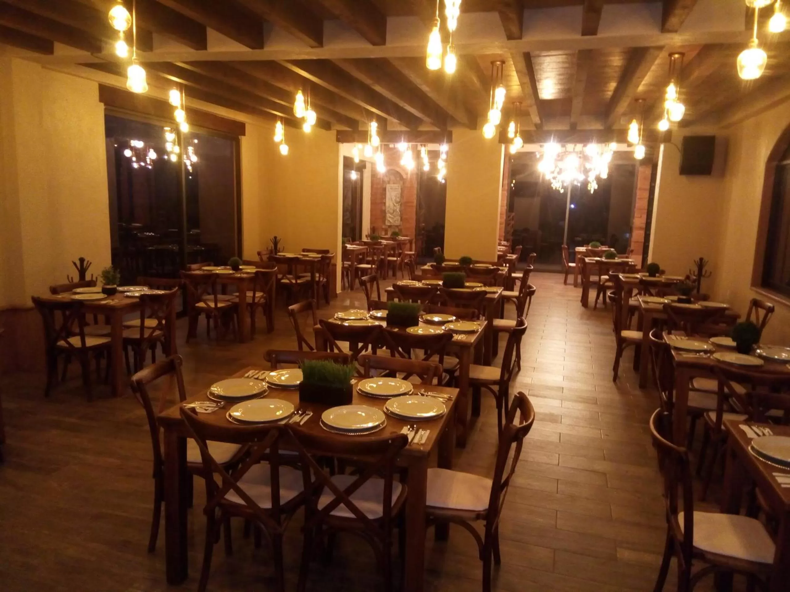 Restaurant/places to eat in Hotel & Balneario Los Angeles