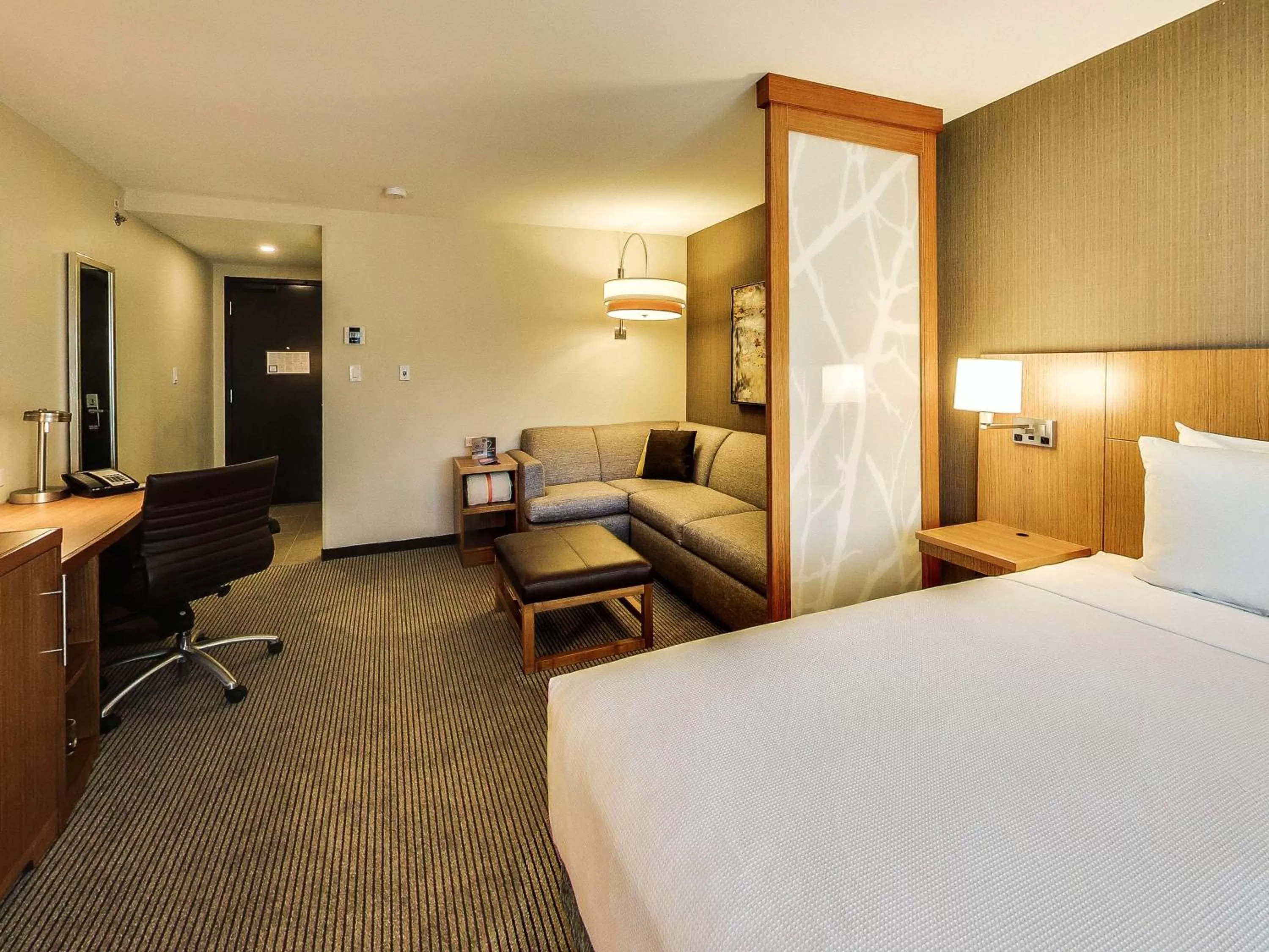 Photo of the whole room, Bed in Hyatt Place Edmonton West