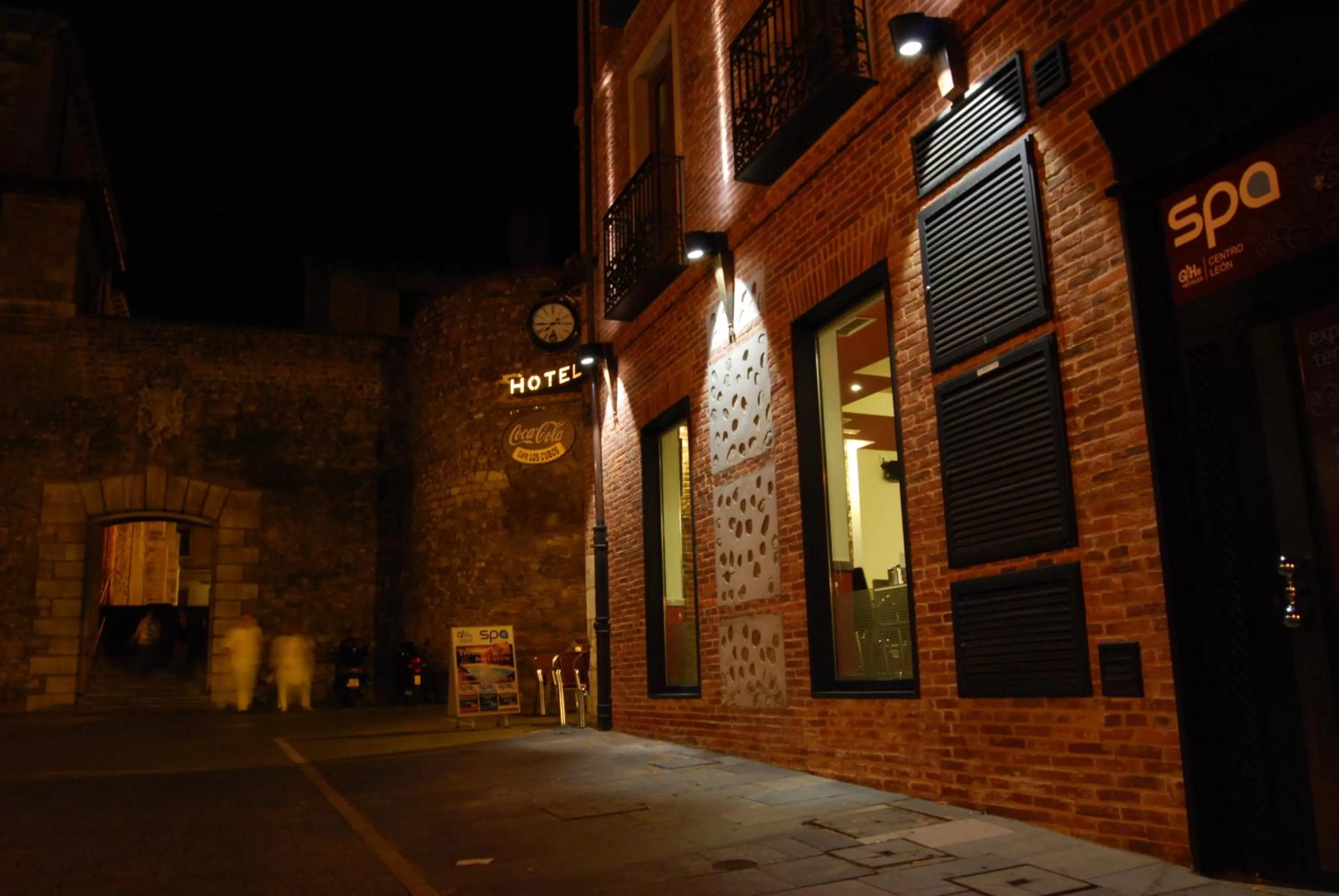 Property building in Hotel Spa QH Centro León