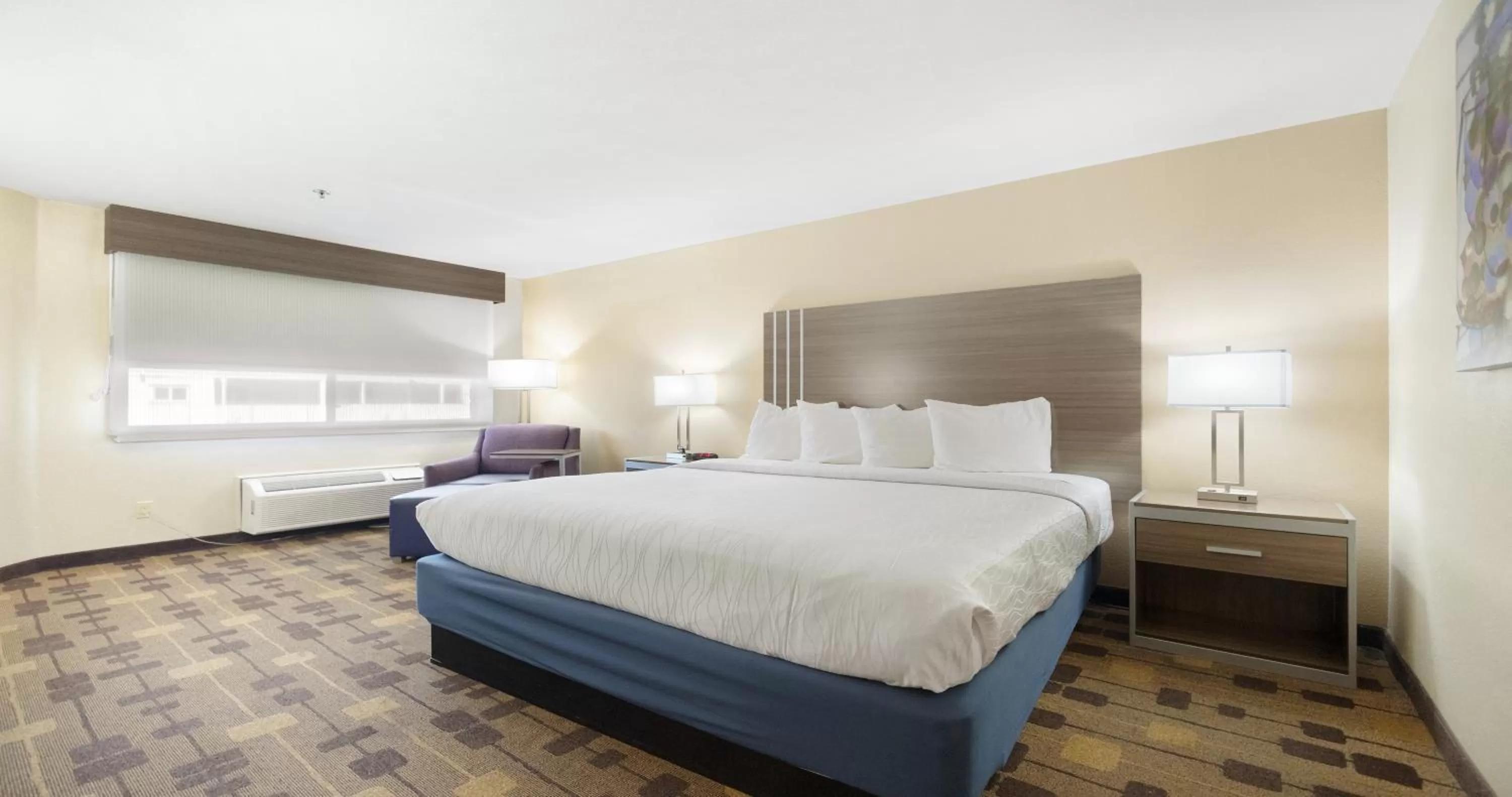 Bed in Best Western Amador Inn