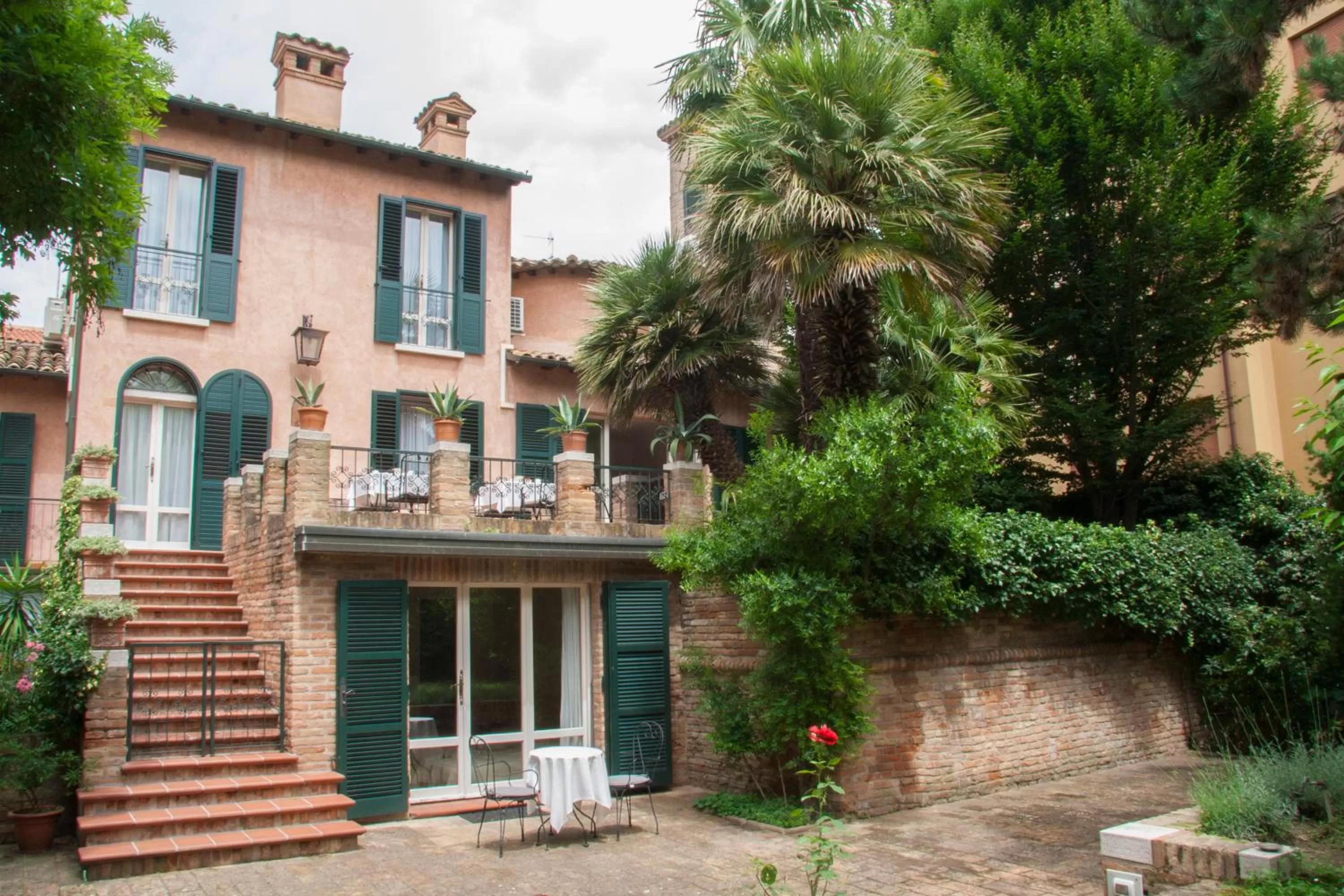 Property building in Ai Giardini di San Vitale